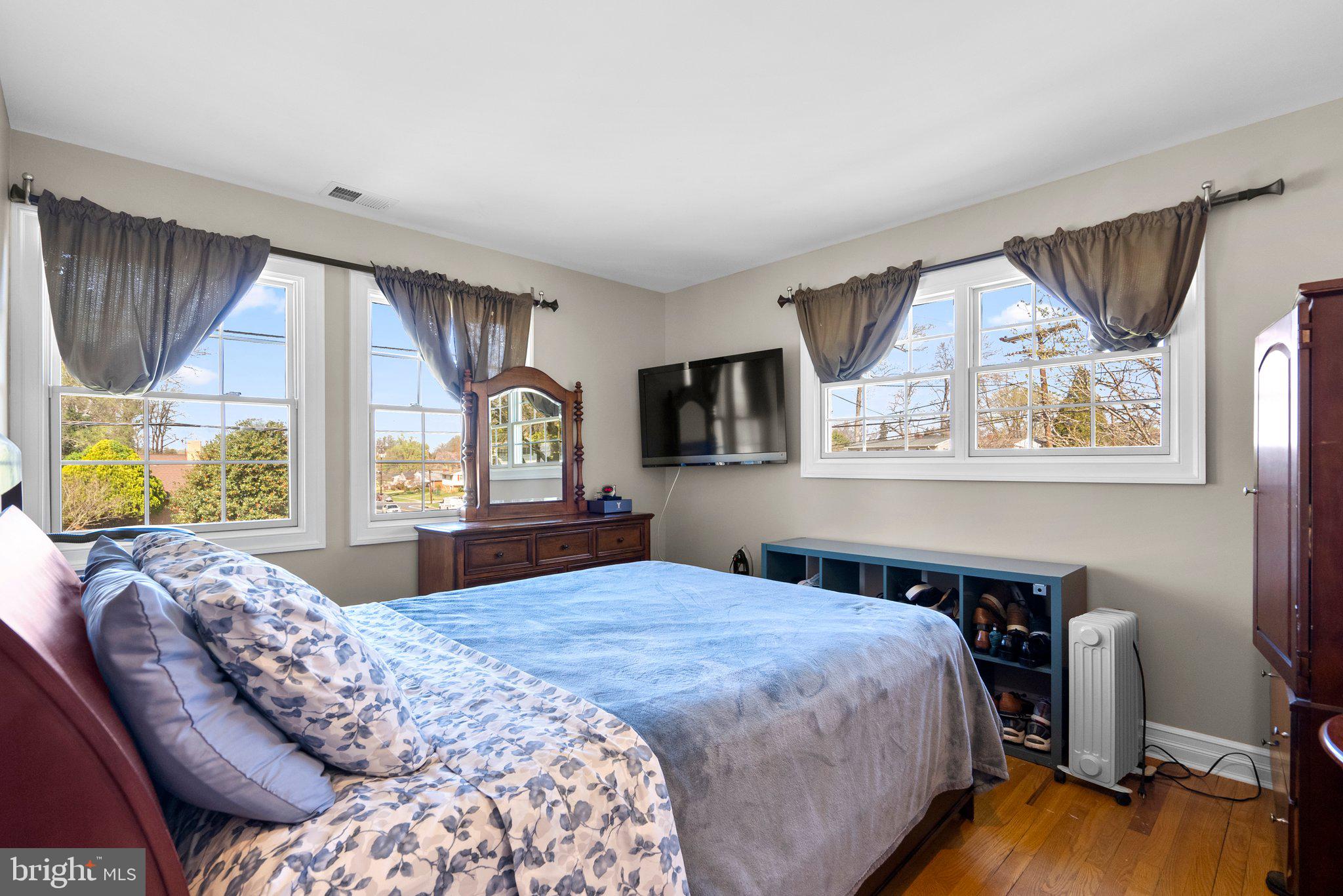 GREENWOOD KNOLLS - Residential