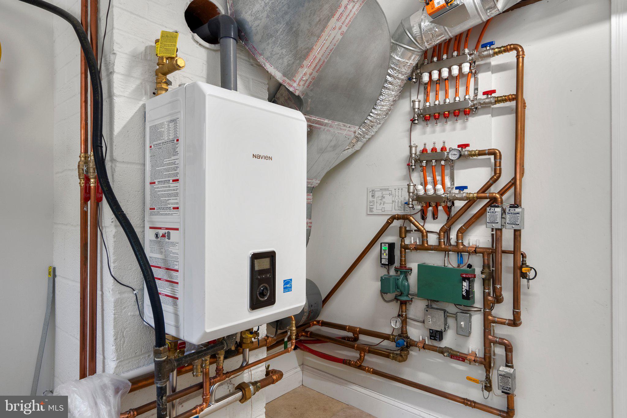 GREENWOOD KNOLLS - Residential