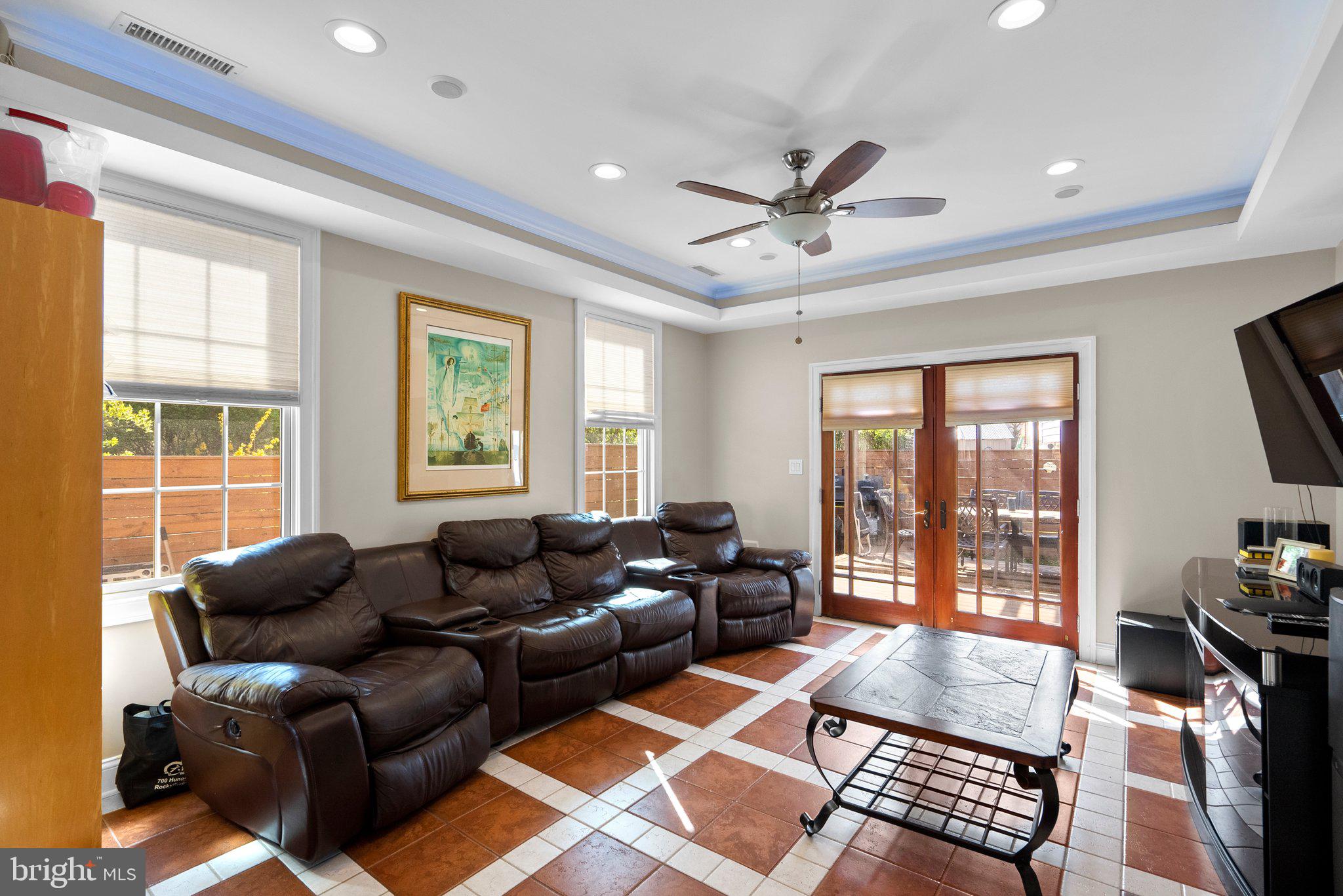 GREENWOOD KNOLLS - Residential