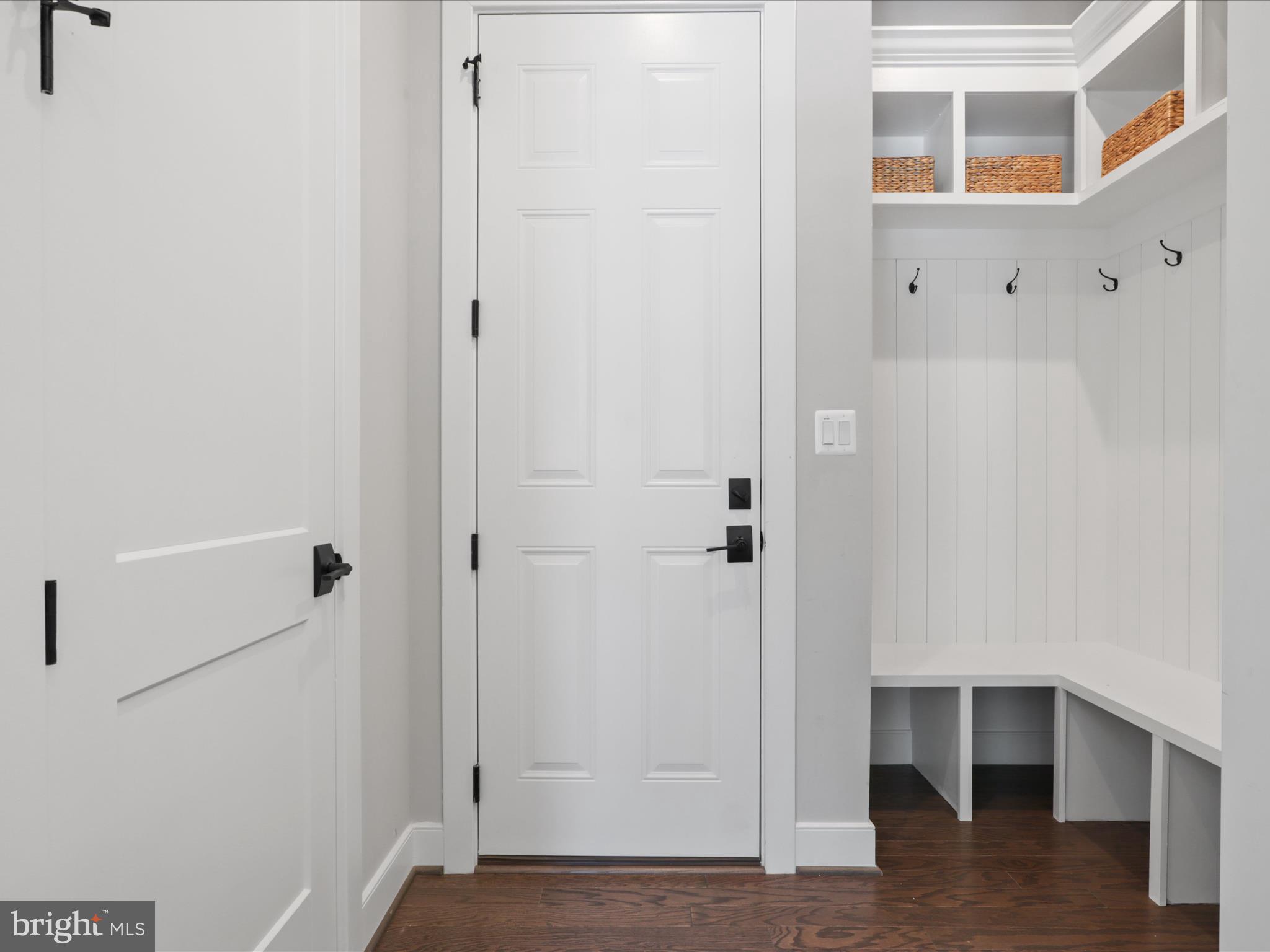 VIENNA WOODS - Residential