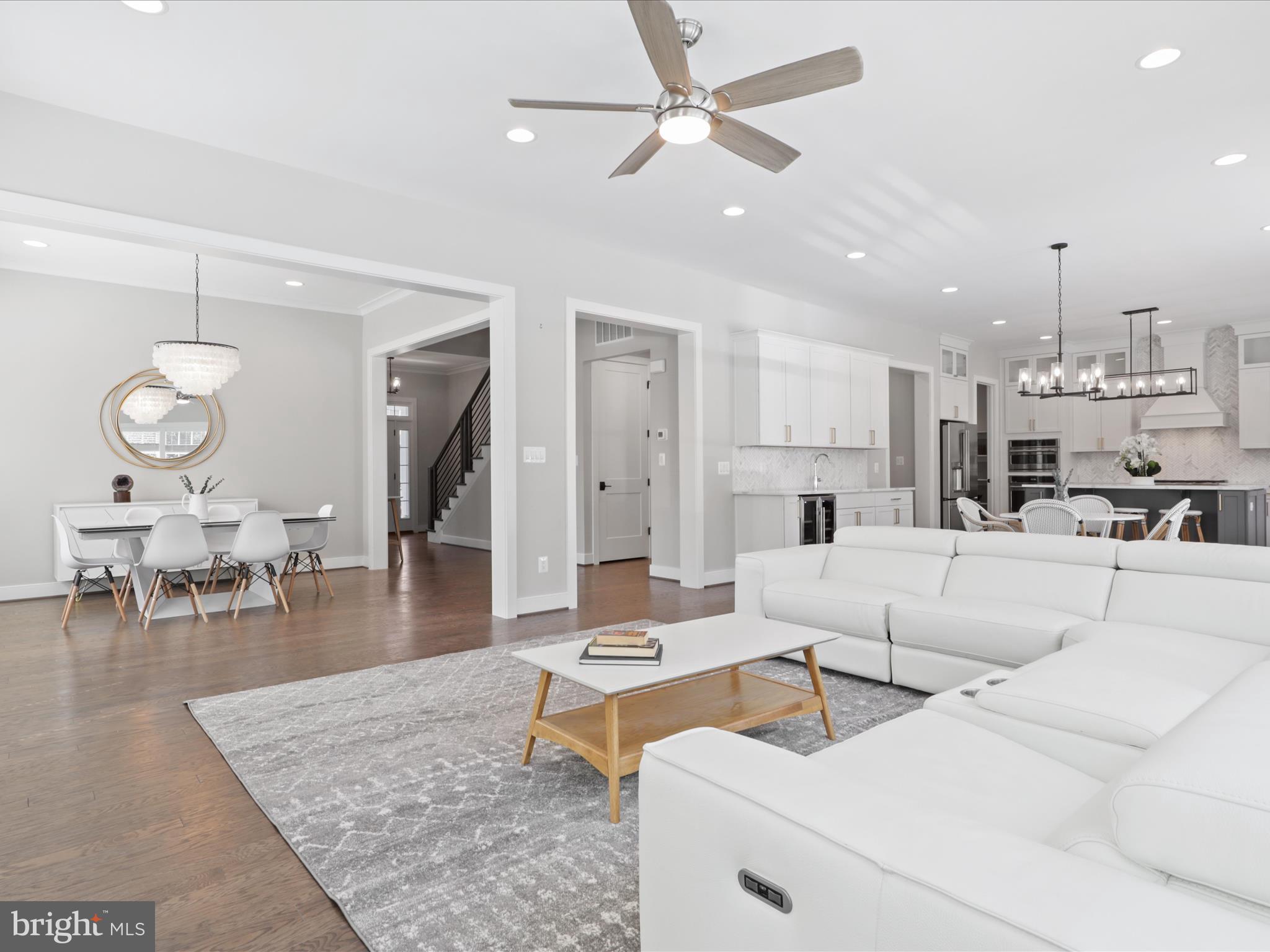 VIENNA WOODS - Residential