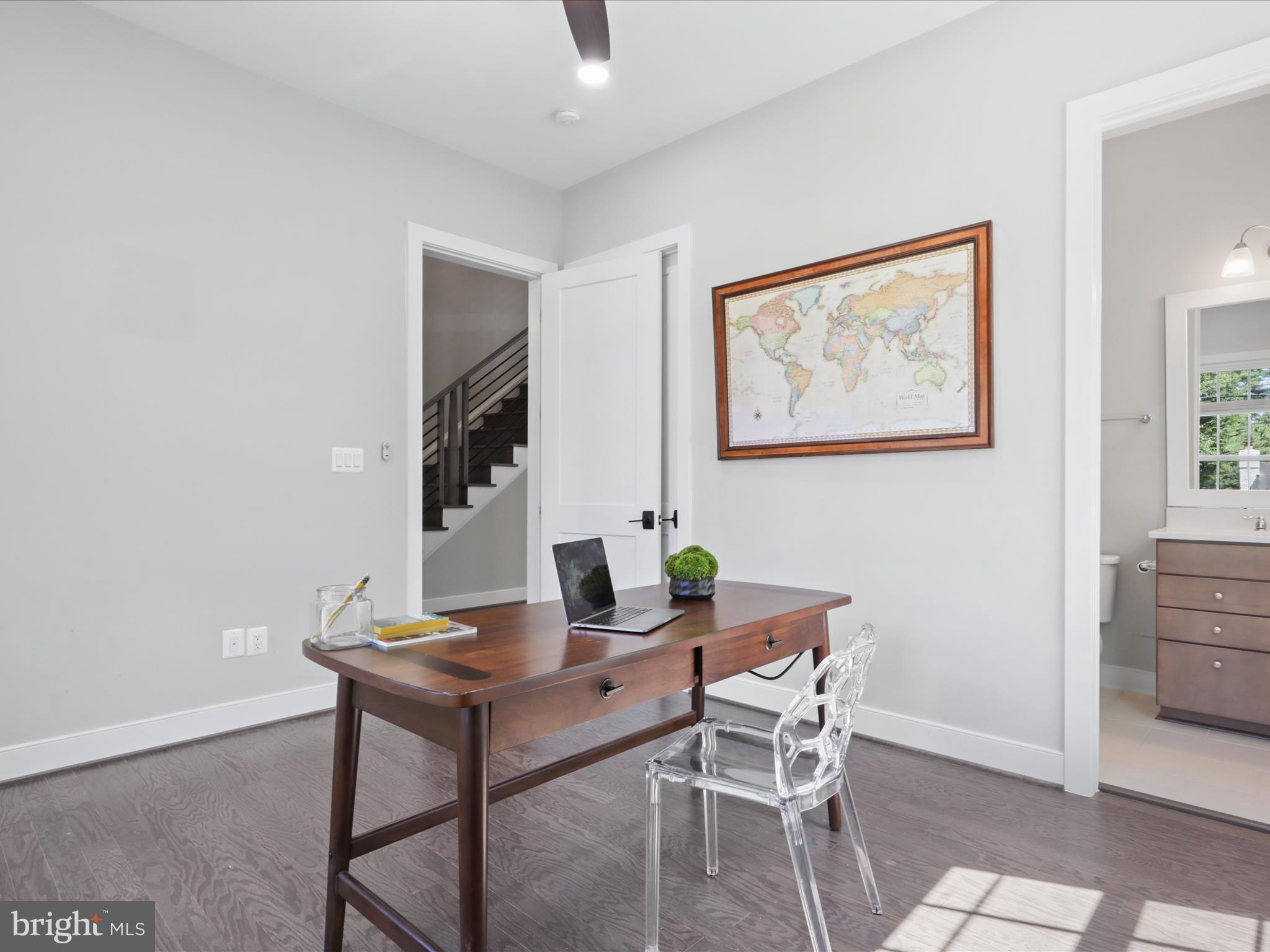 VIENNA WOODS - Residential