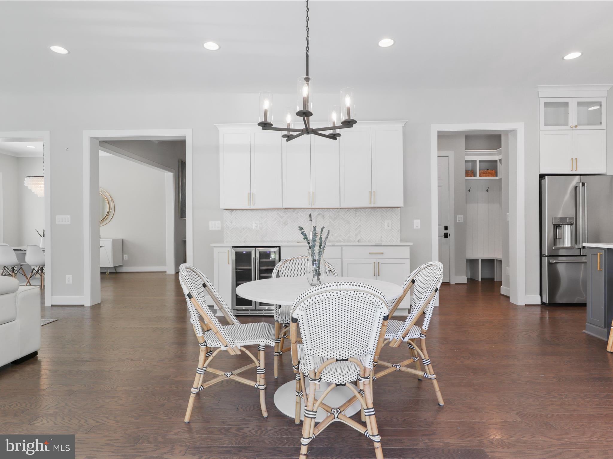 VIENNA WOODS - Residential