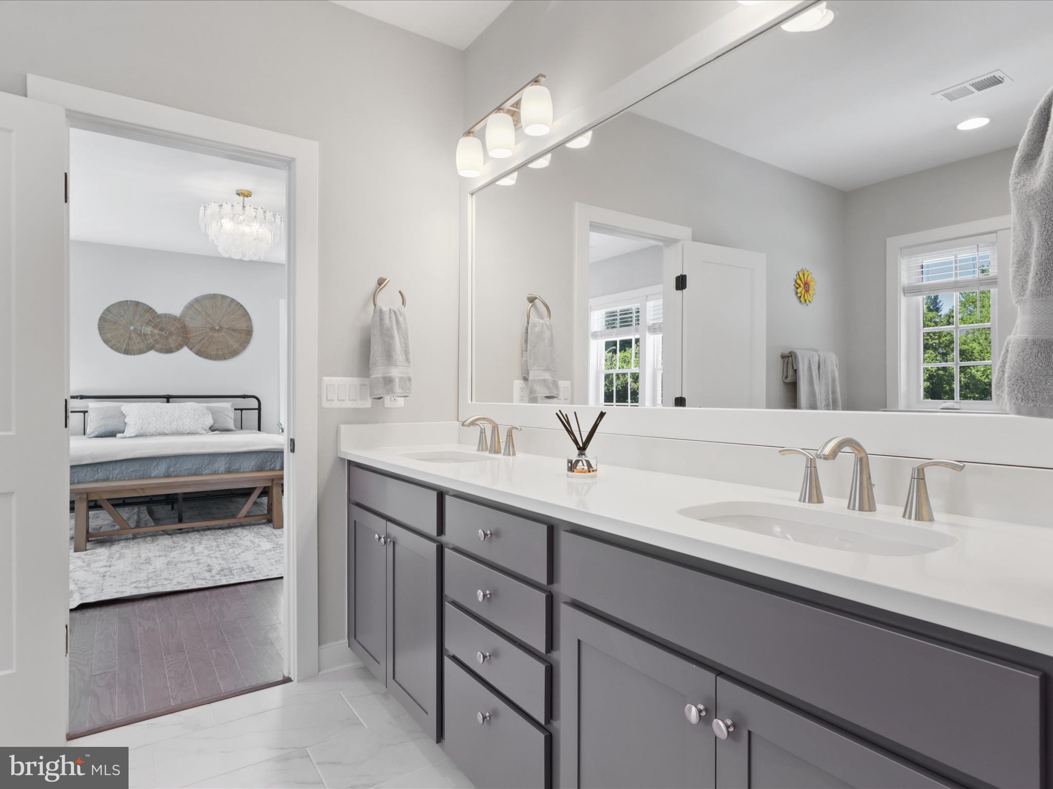 VIENNA WOODS - Residential