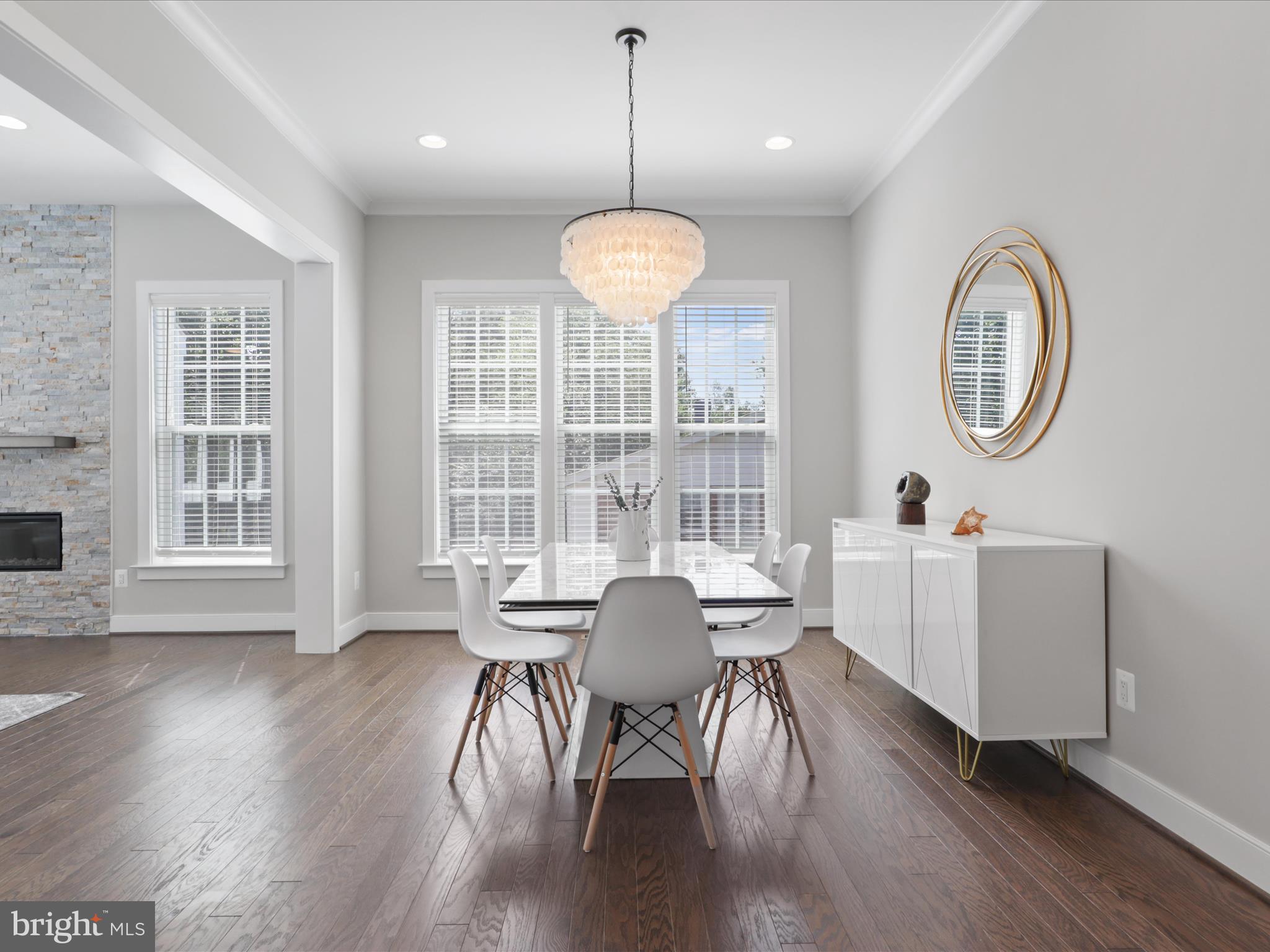 VIENNA WOODS - Residential