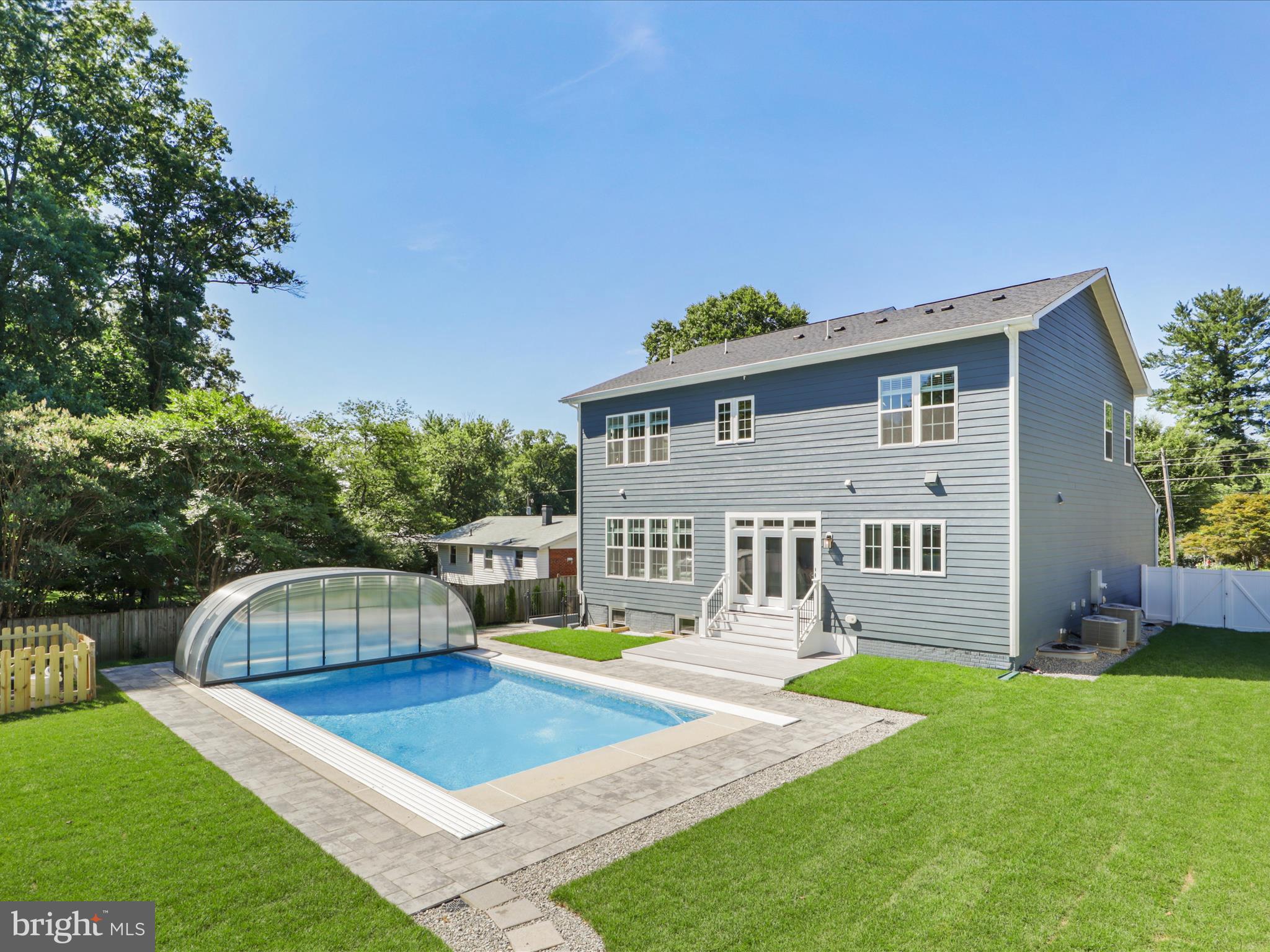 VIENNA WOODS - Residential