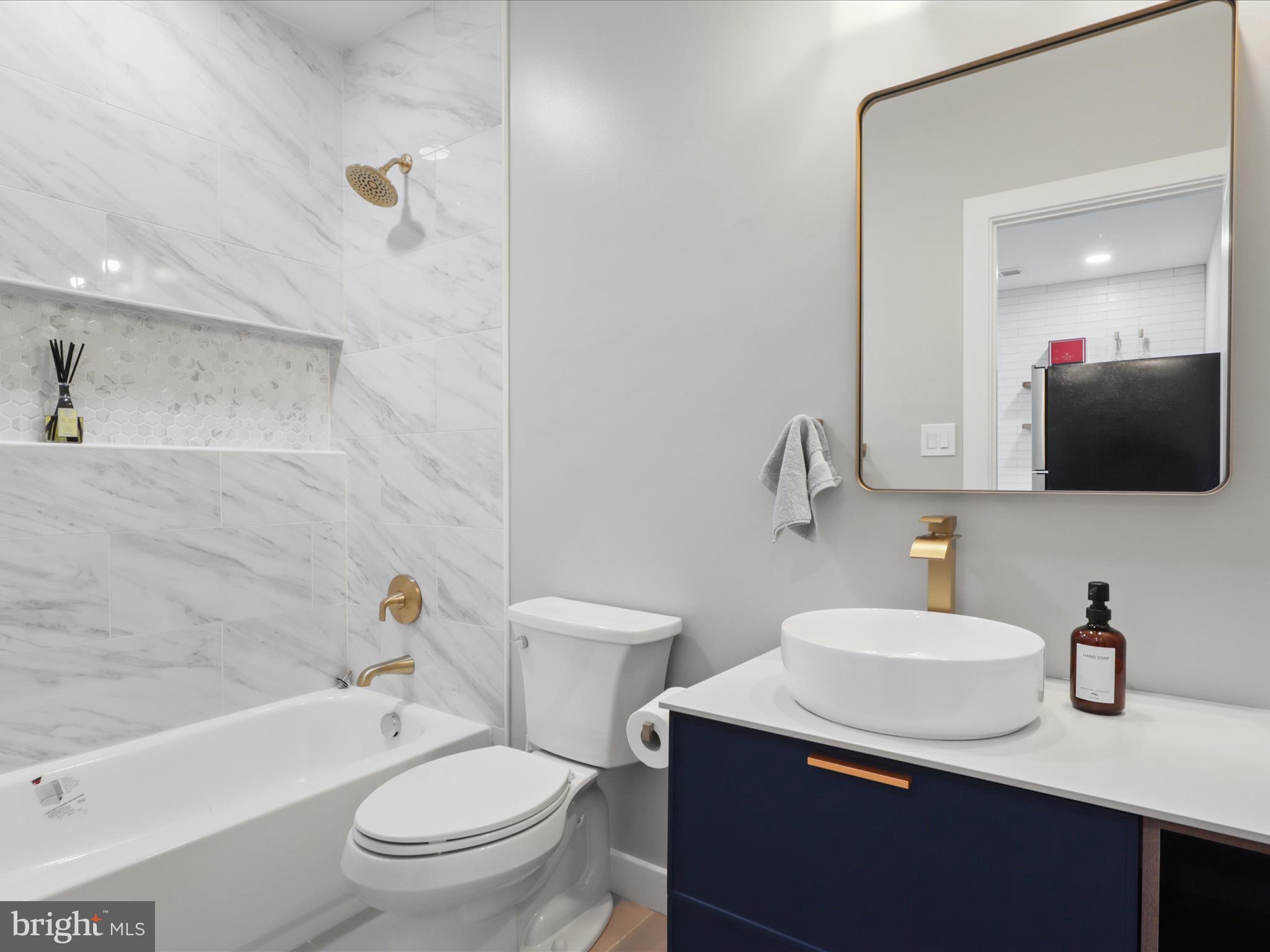 VIENNA WOODS - Residential