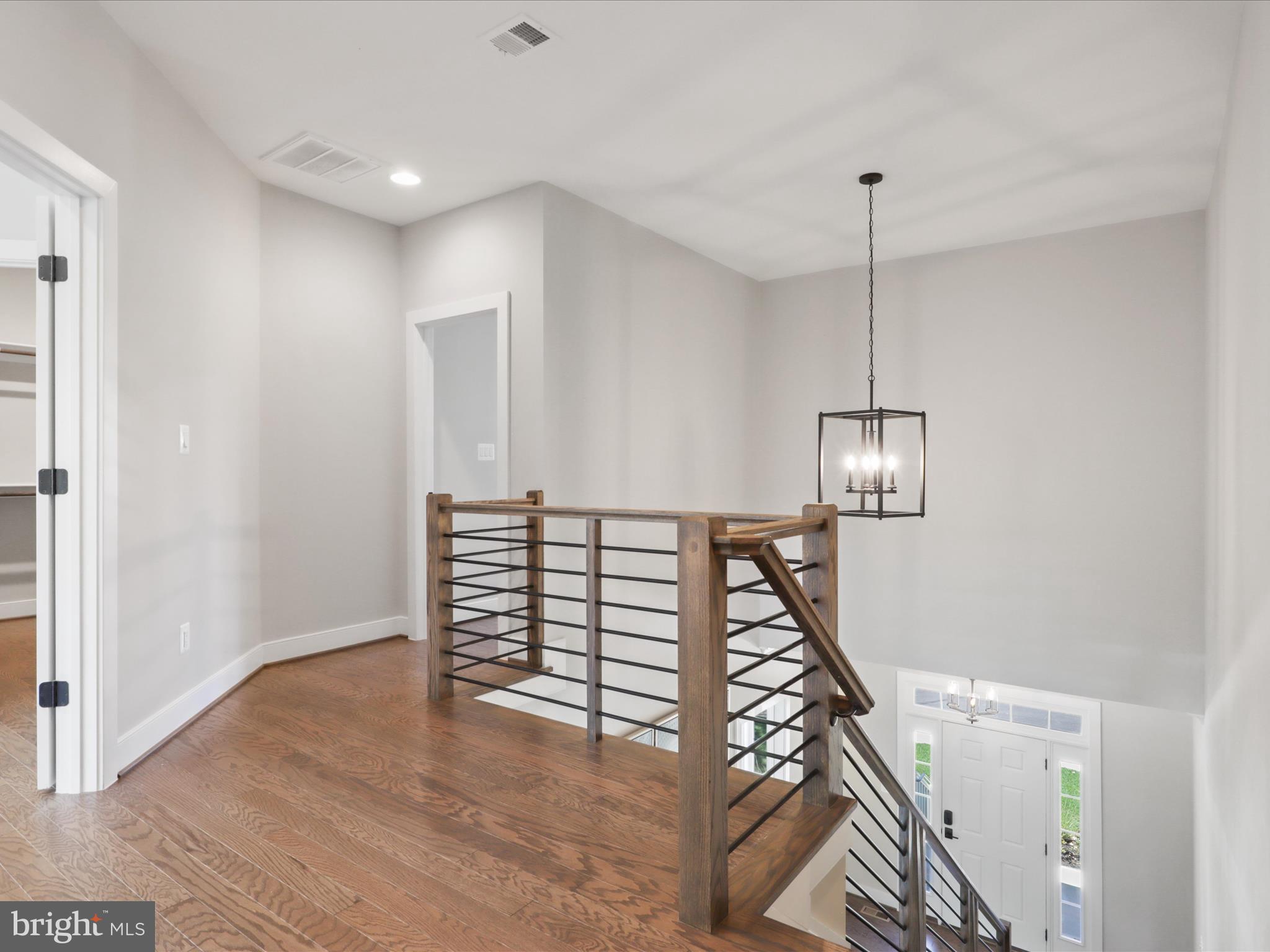 VIENNA WOODS - Residential