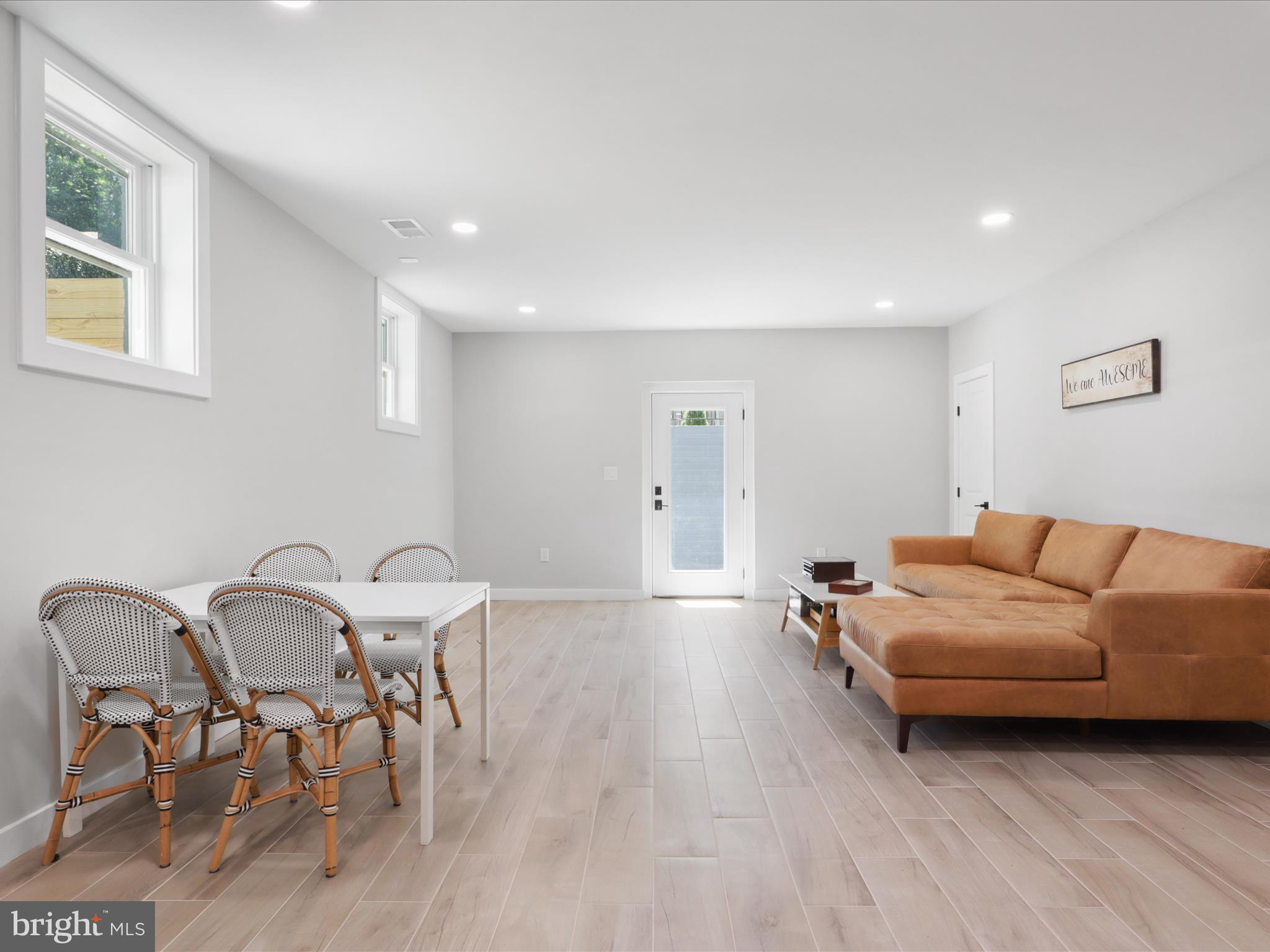 VIENNA WOODS - Residential