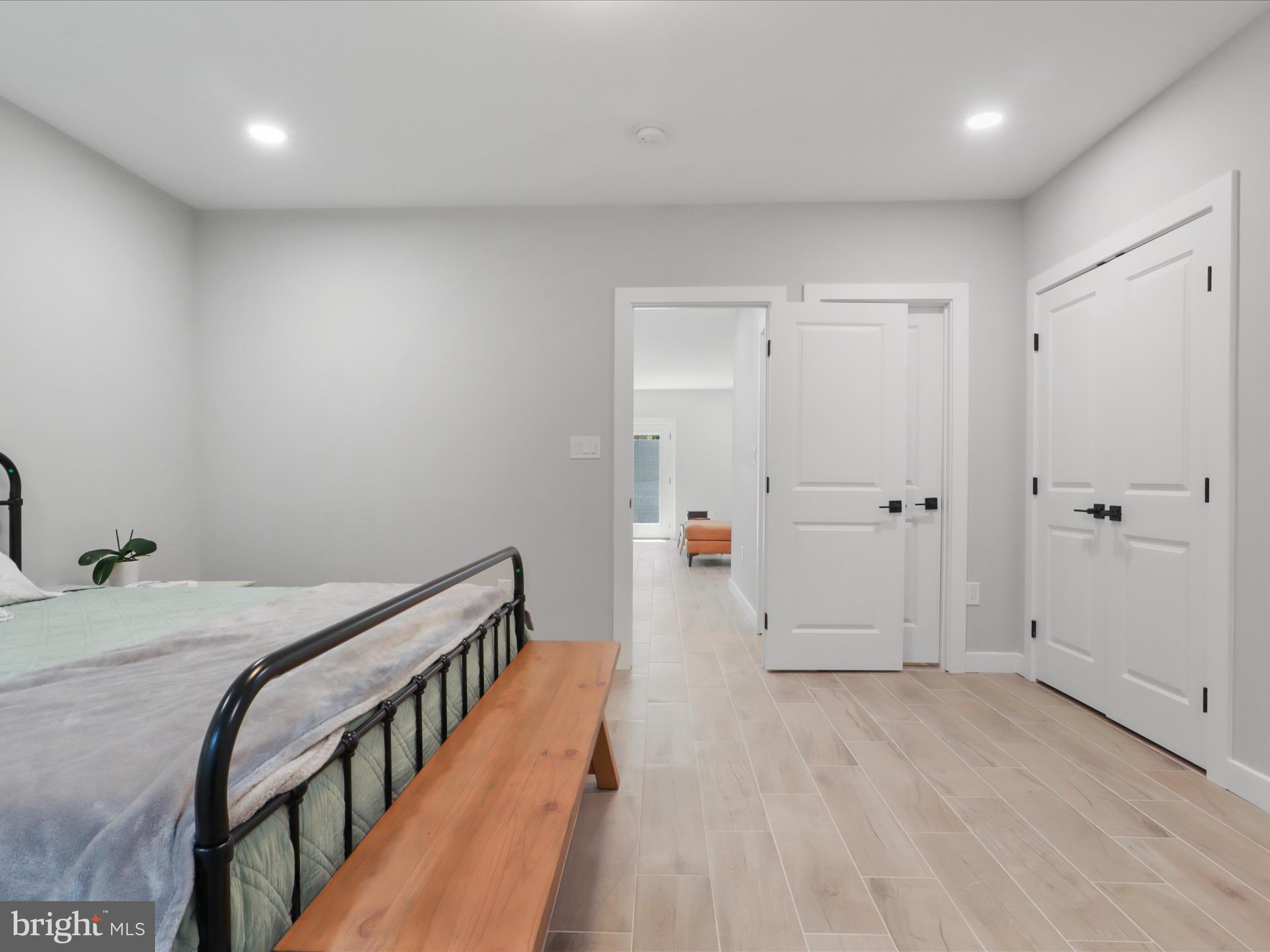 VIENNA WOODS - Residential