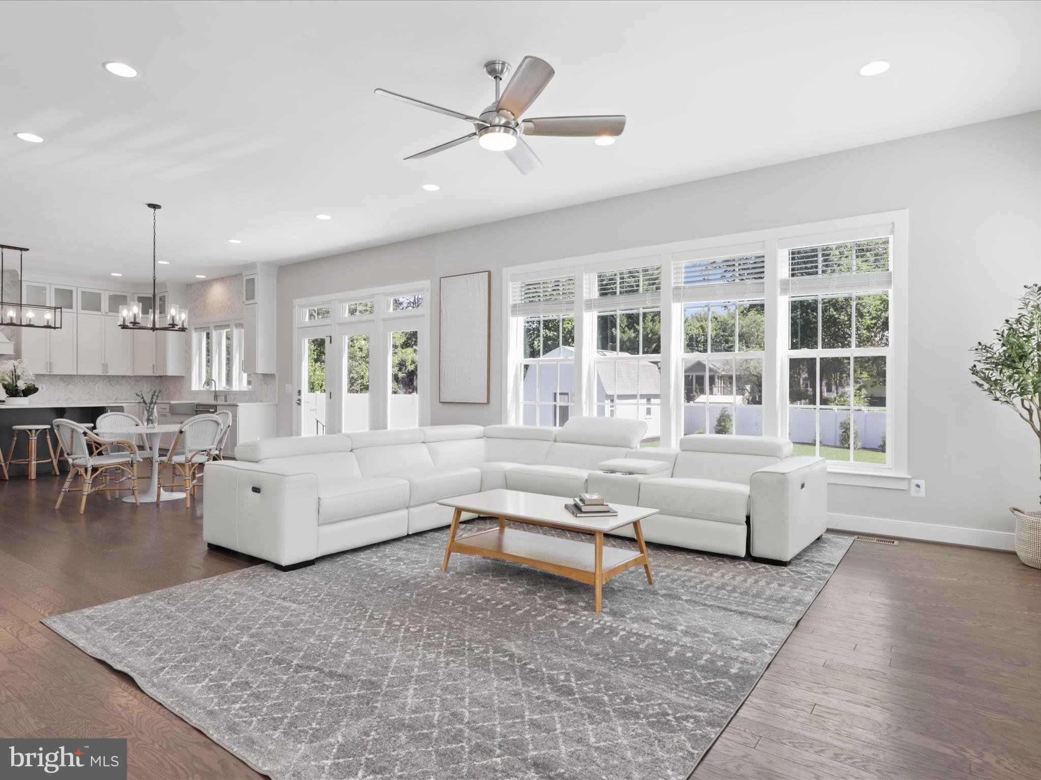 VIENNA WOODS - Residential