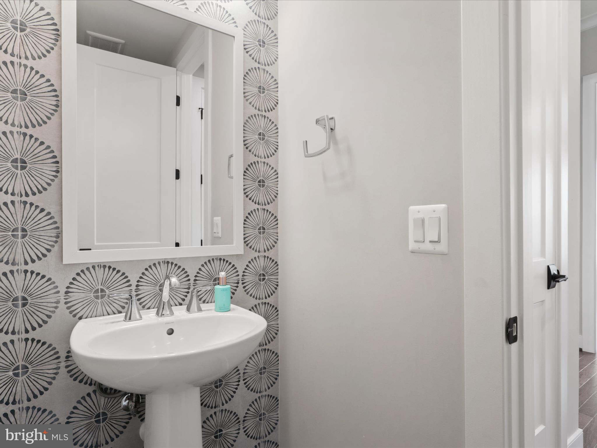 VIENNA WOODS - Residential