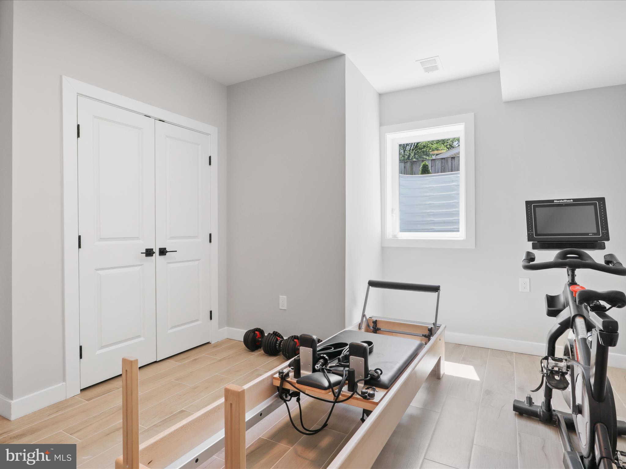 VIENNA WOODS - Residential