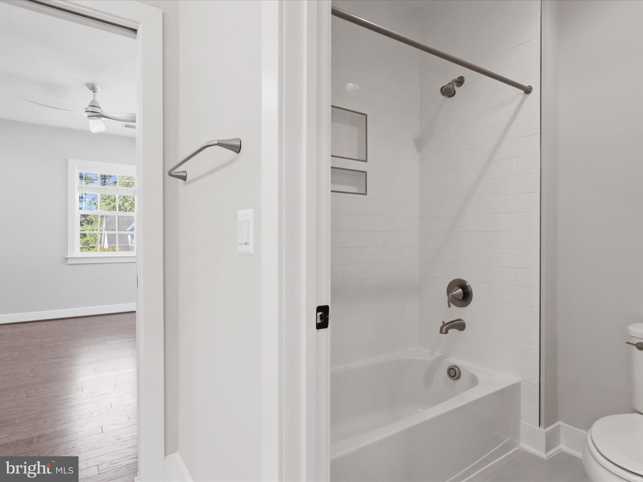 VIENNA WOODS - Residential