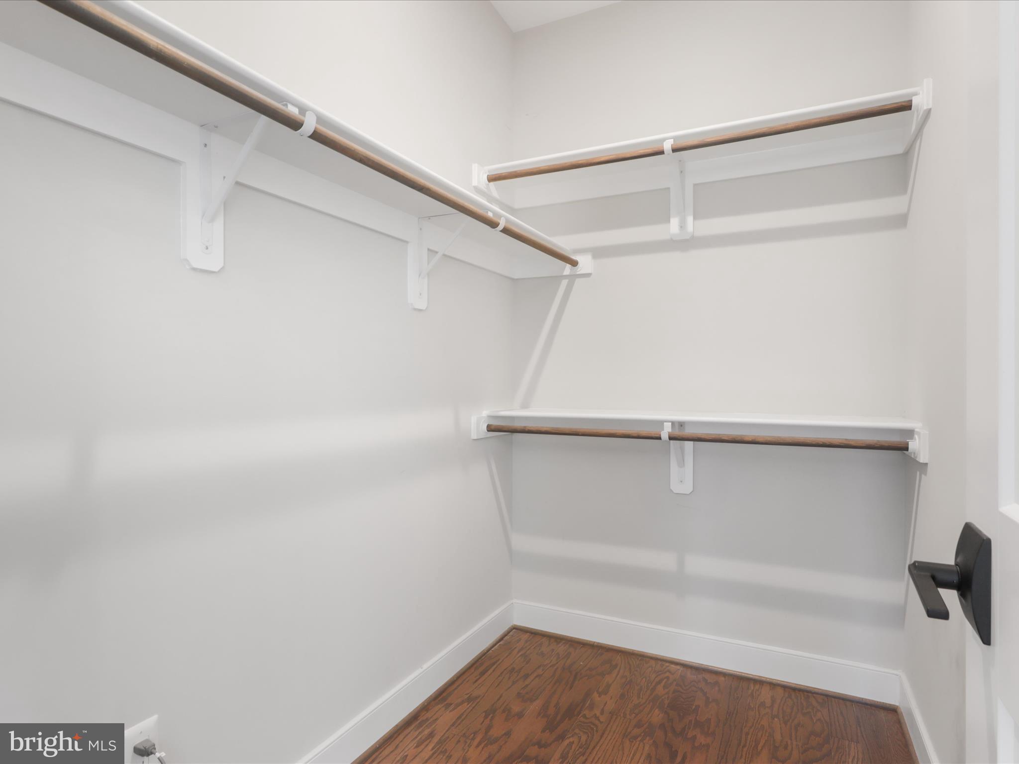 VIENNA WOODS - Residential