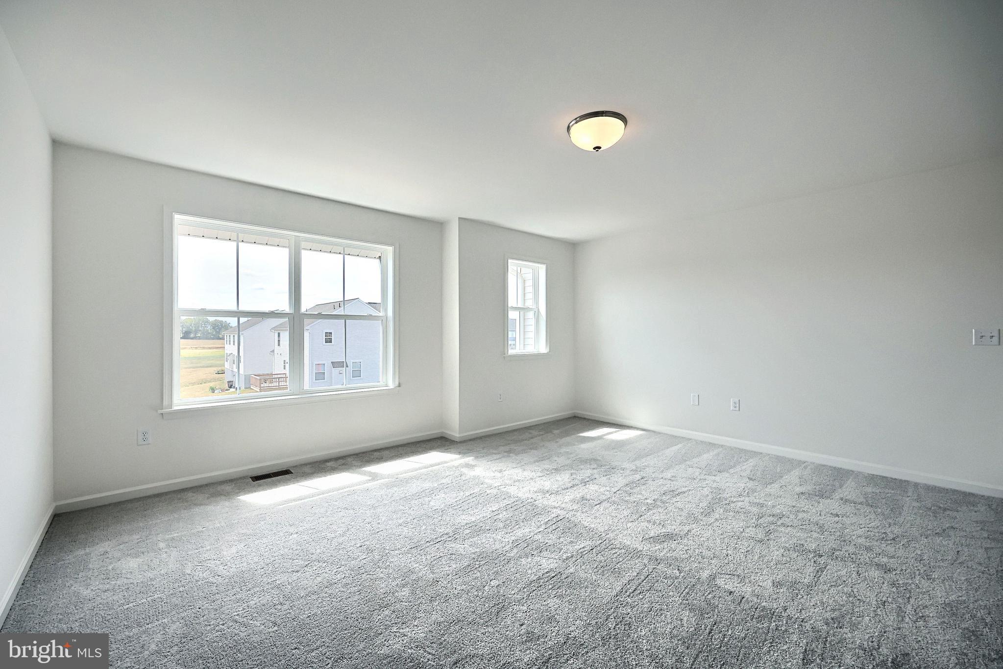 SUMMER LAYNE - Residential