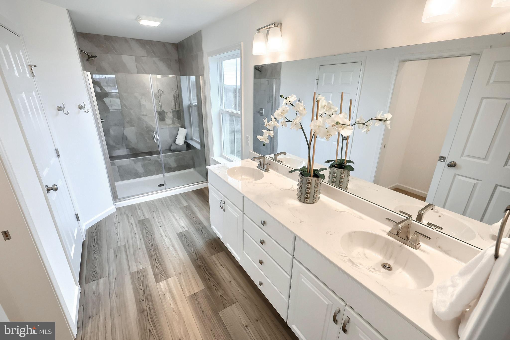 SUMMER LAYNE - Residential