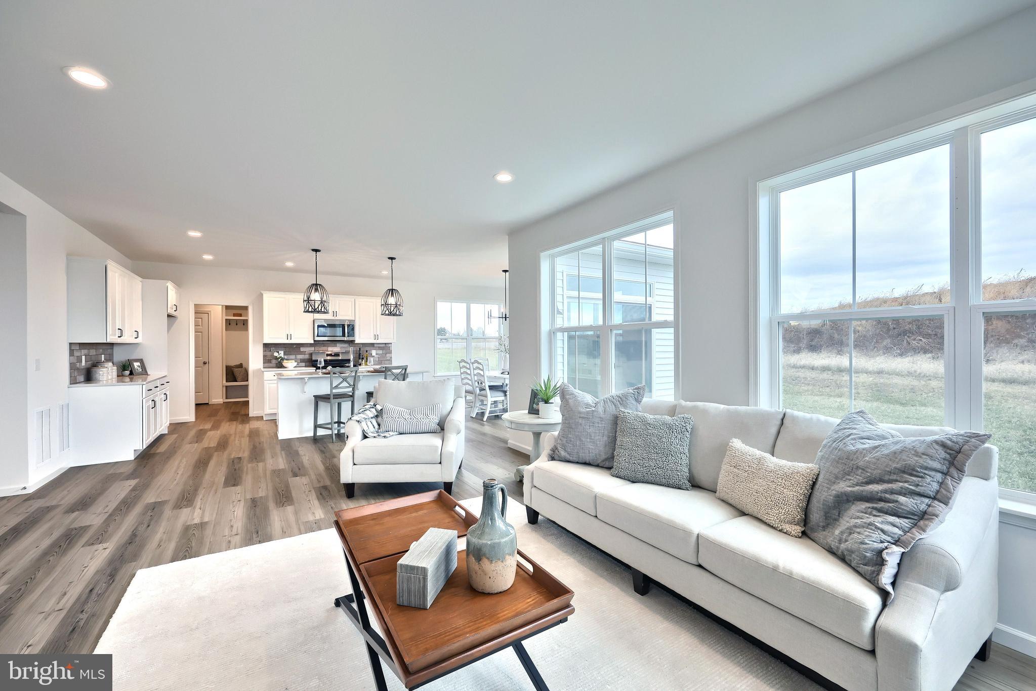 SUMMER LAYNE - Residential