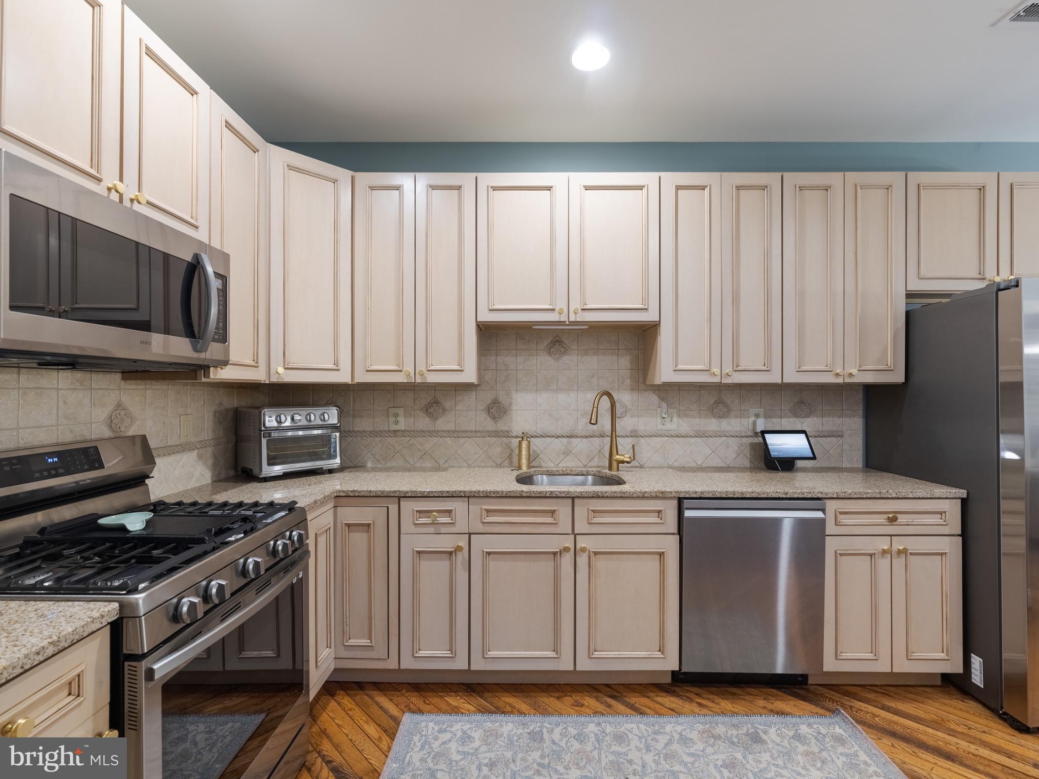 GREYCLIFFE - Residential