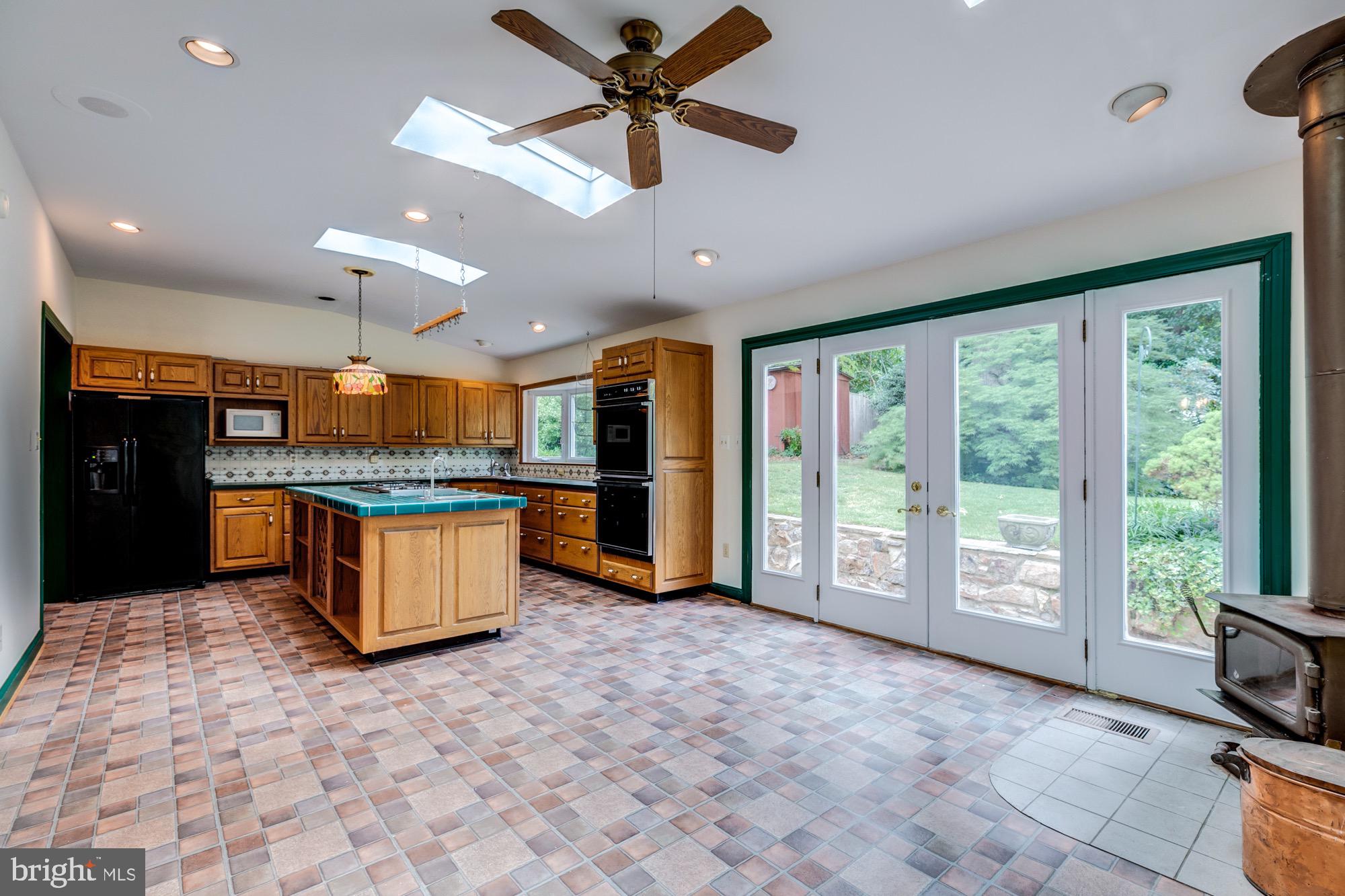 OAKCREST - Residential Lease