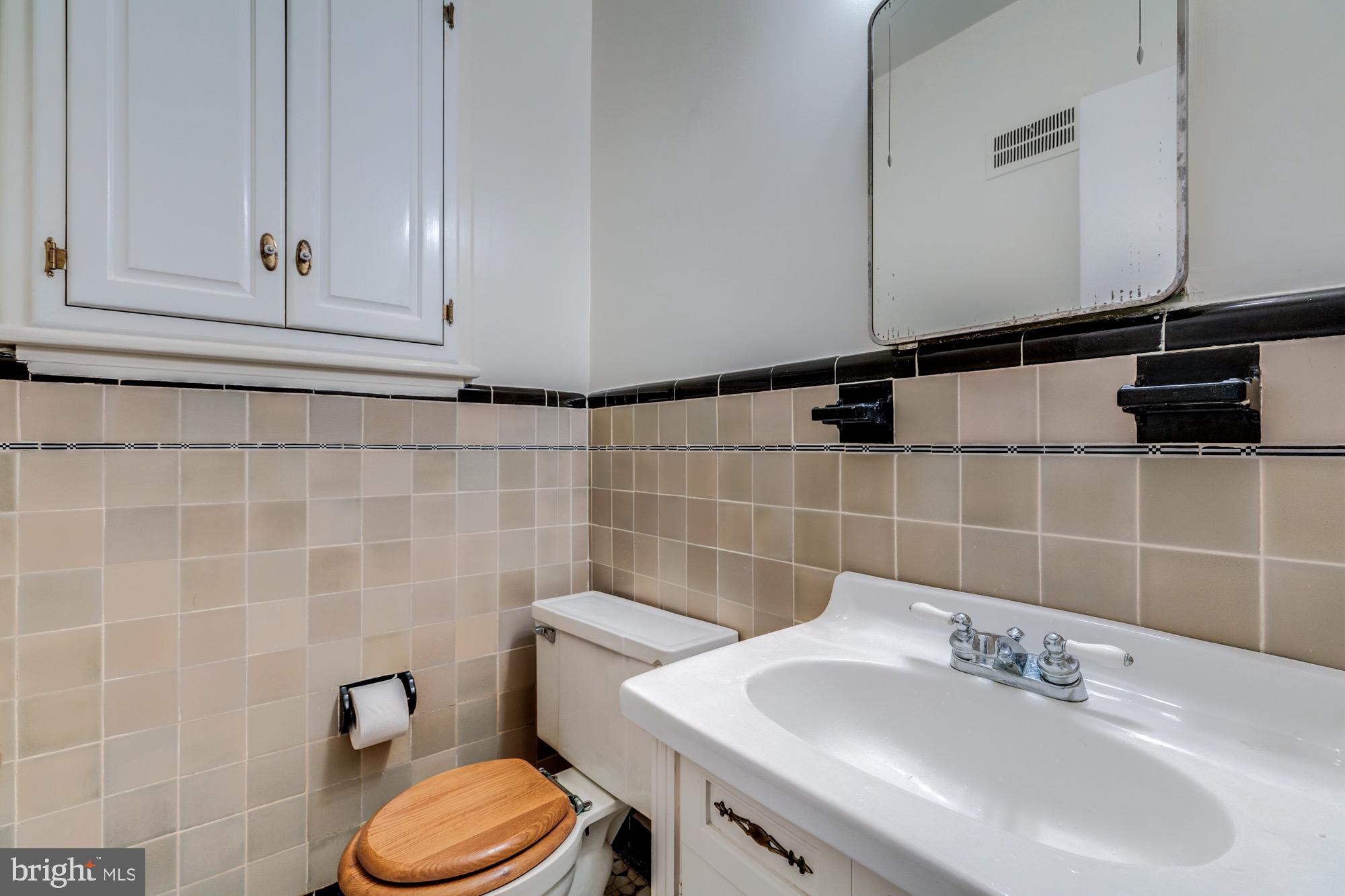 OAKCREST - Residential Lease