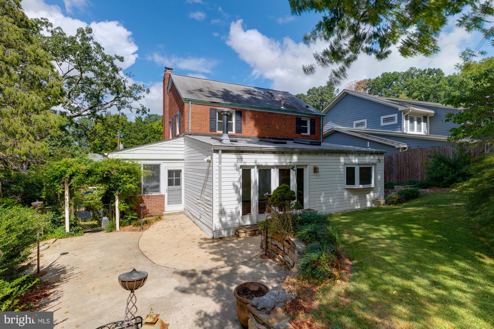 OAKCREST - Residential Lease