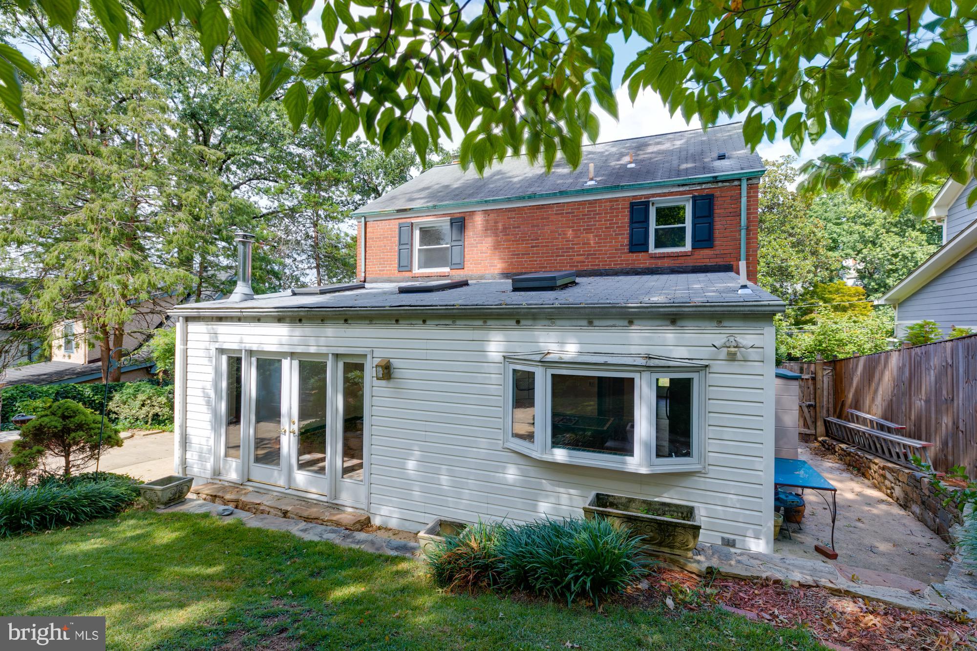 OAKCREST - Residential Lease