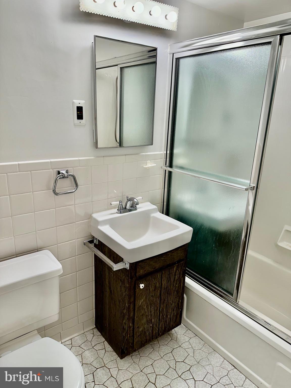 OAKCREST - Residential Lease