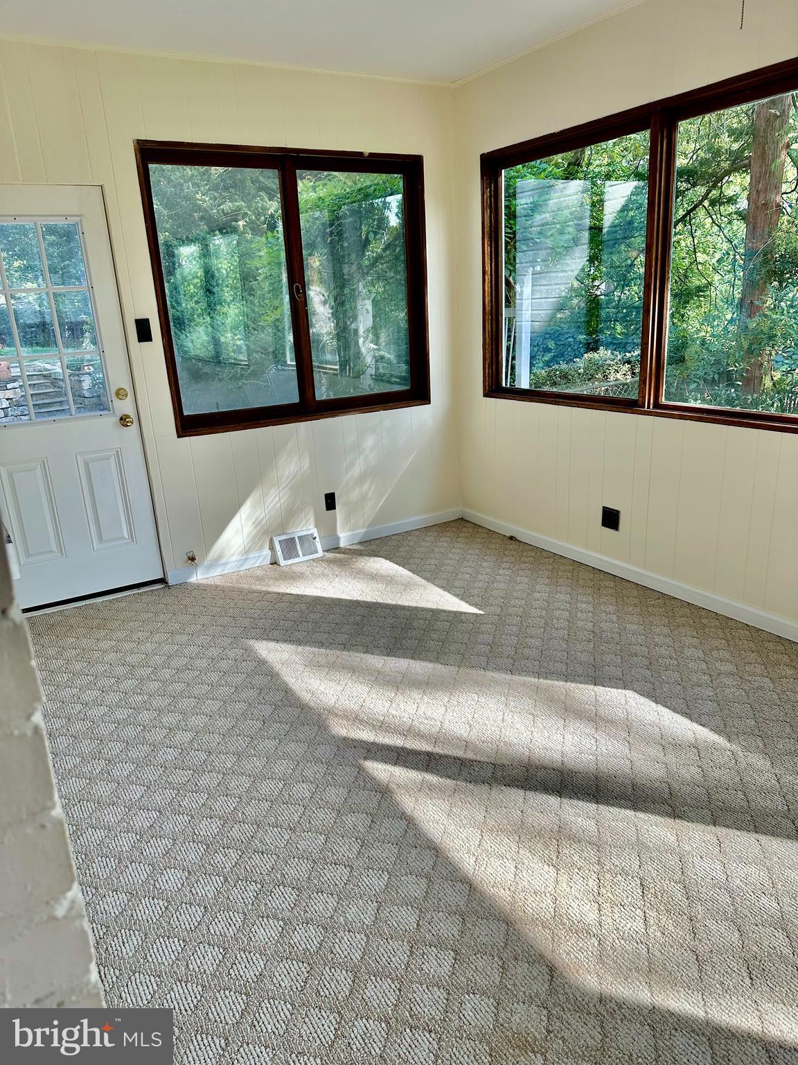 OAKCREST - Residential Lease