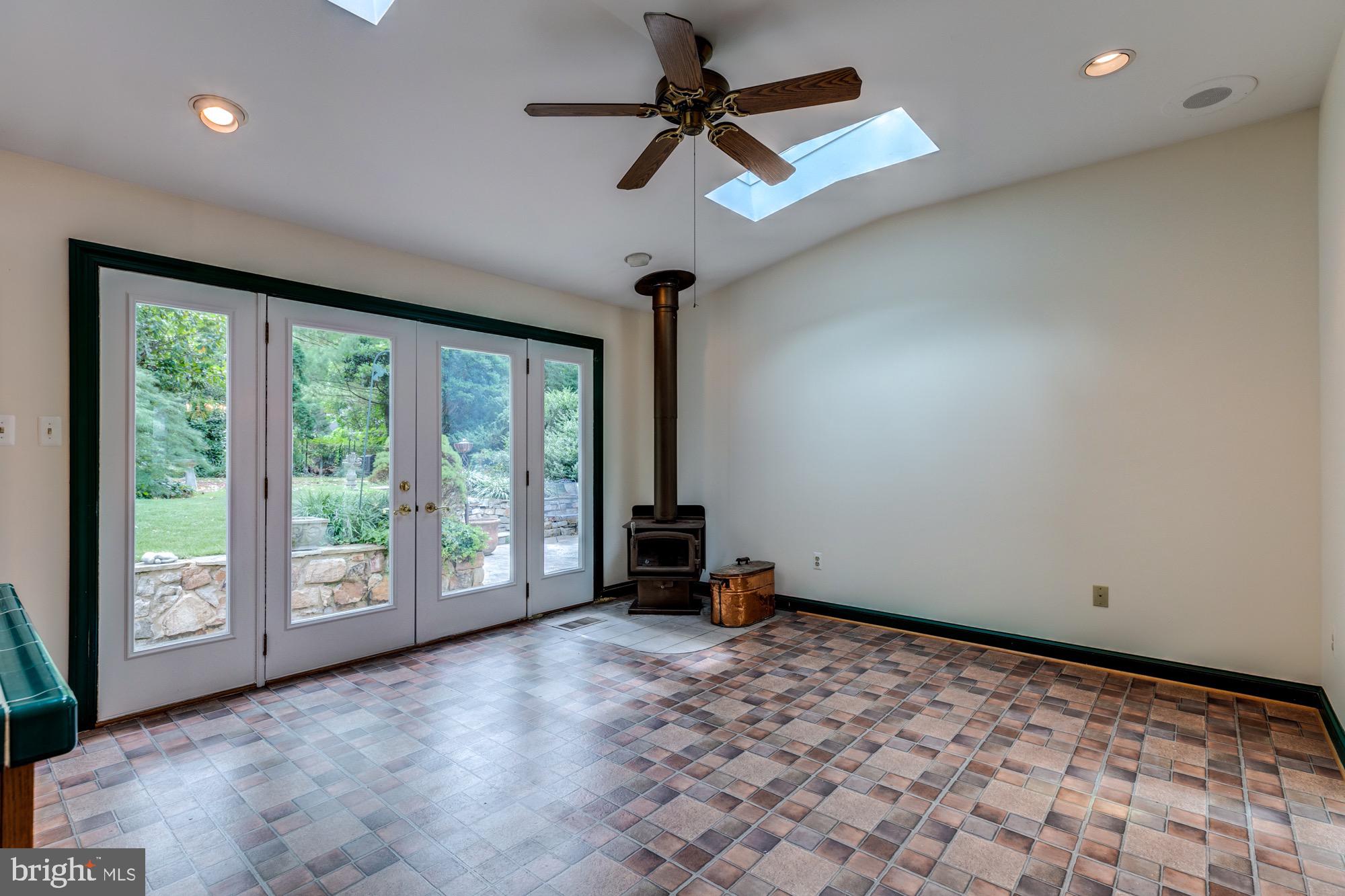 OAKCREST - Residential Lease