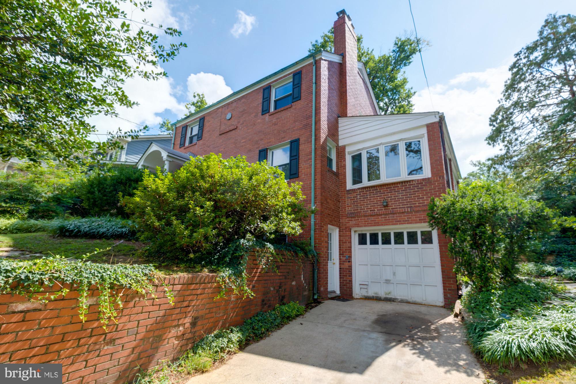 OAKCREST - Residential Lease