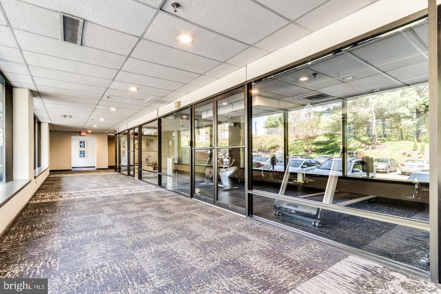 LAKESIDE PLAZA - Residential