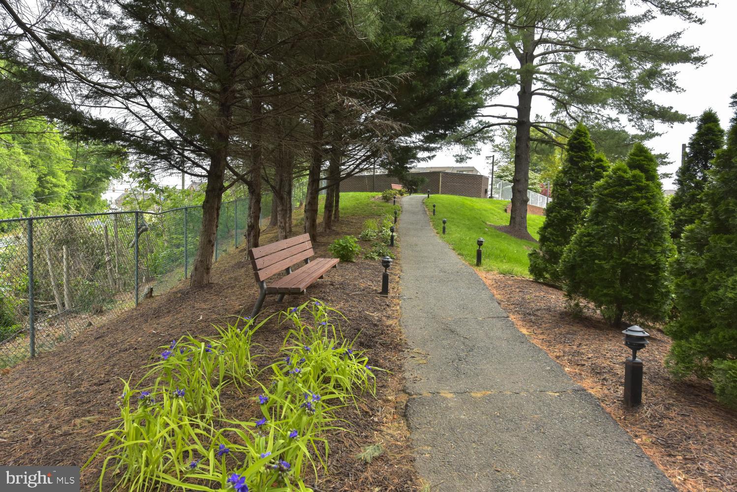 LAKESIDE PLAZA - Residential