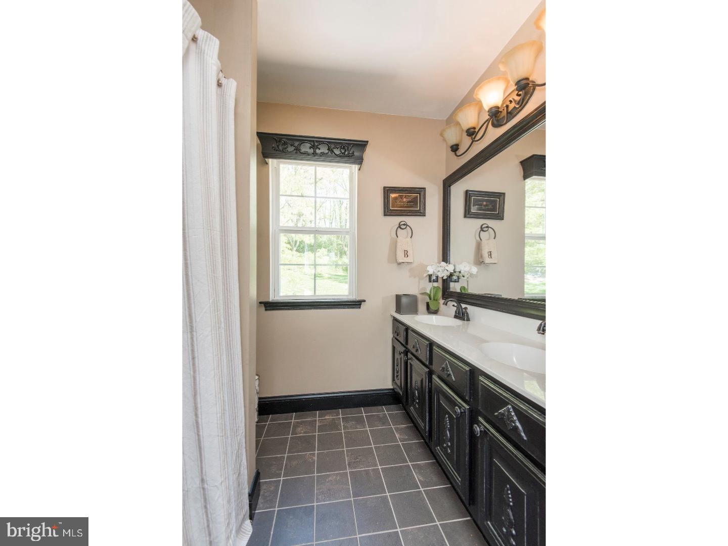 THE PINES - Residential