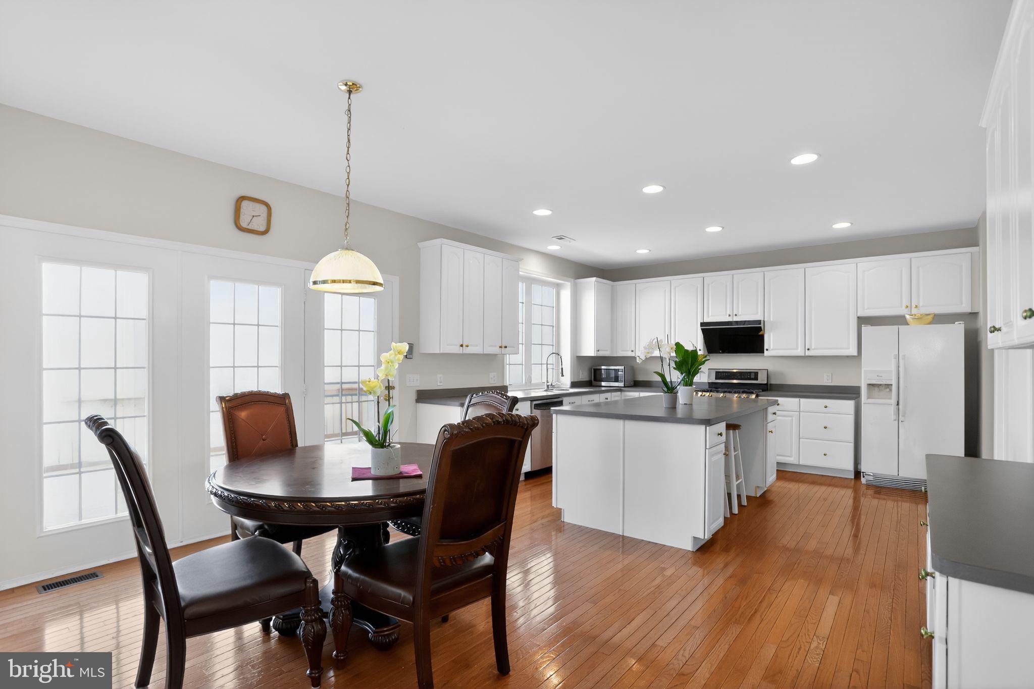 EAGLE HUNT - Residential