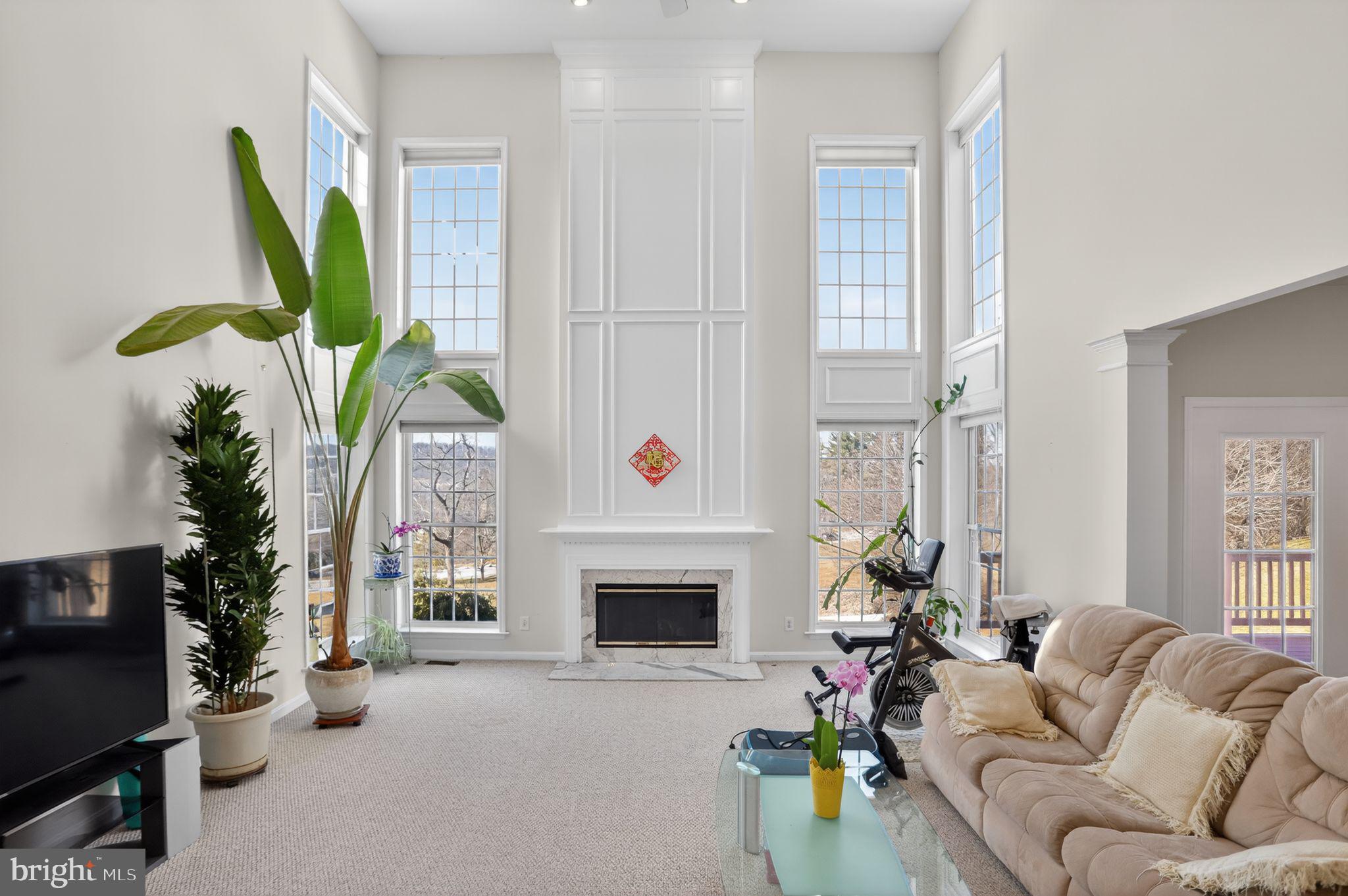 EAGLE HUNT - Residential