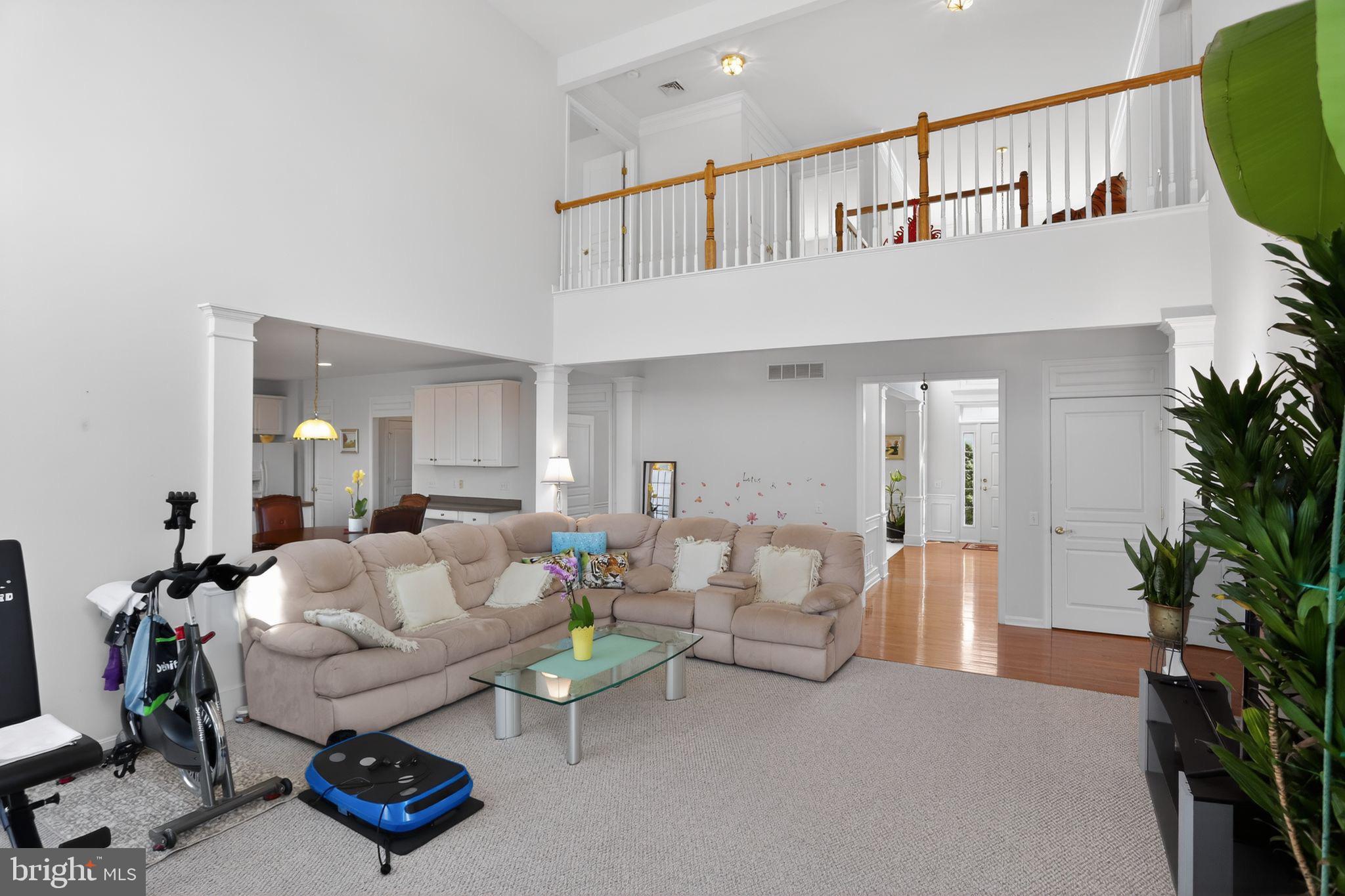 EAGLE HUNT - Residential