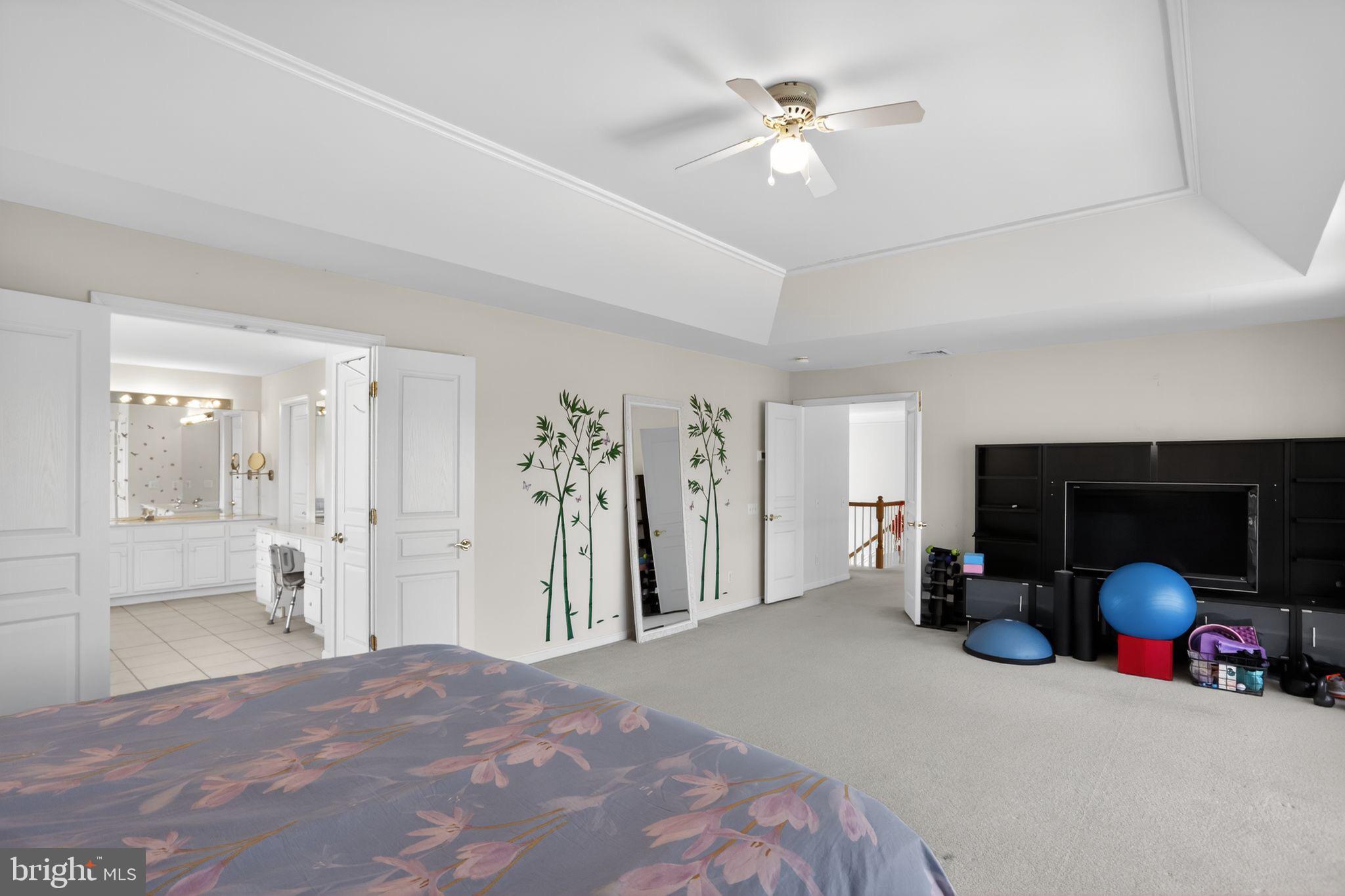 EAGLE HUNT - Residential