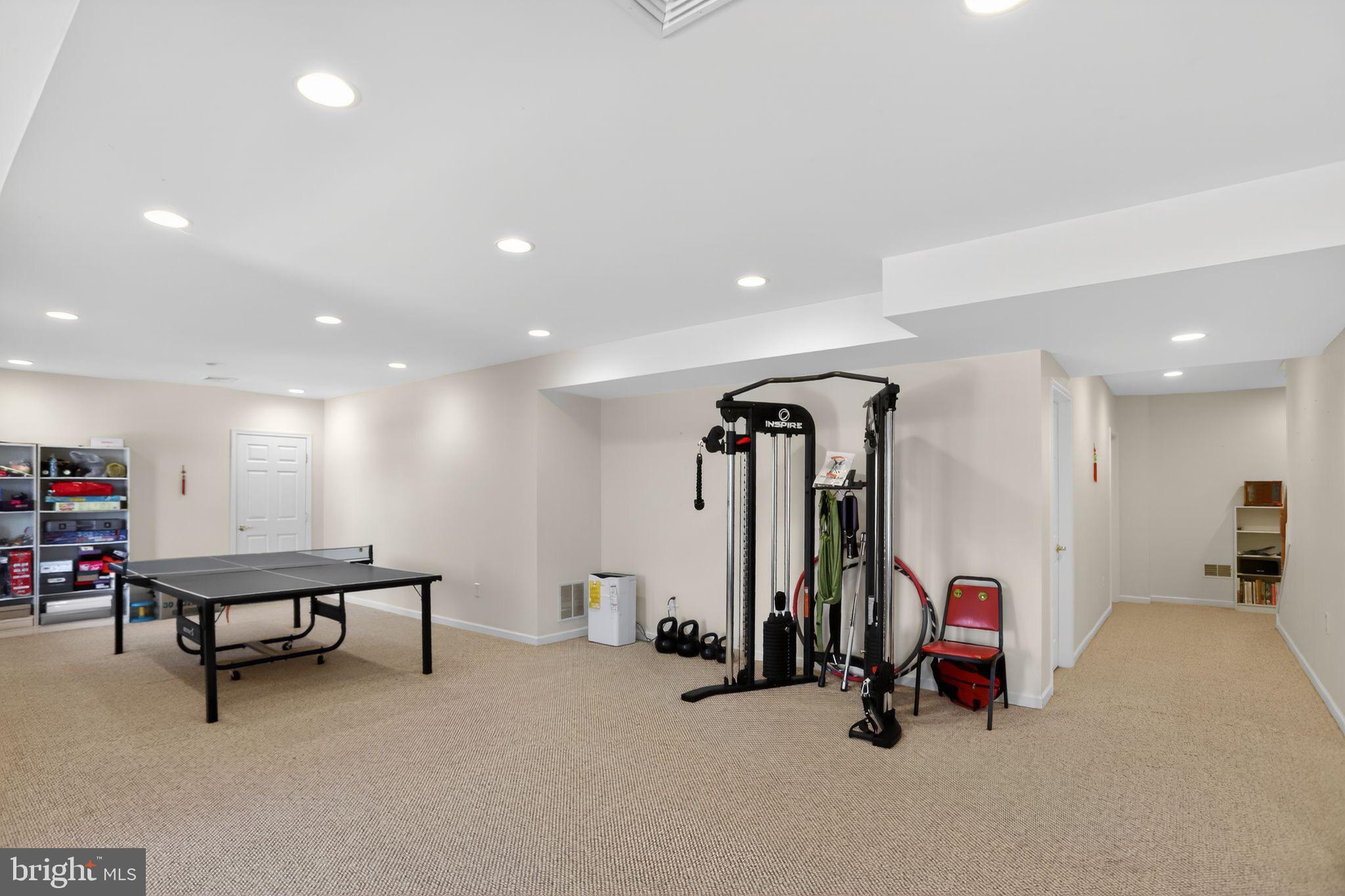 EAGLE HUNT - Residential