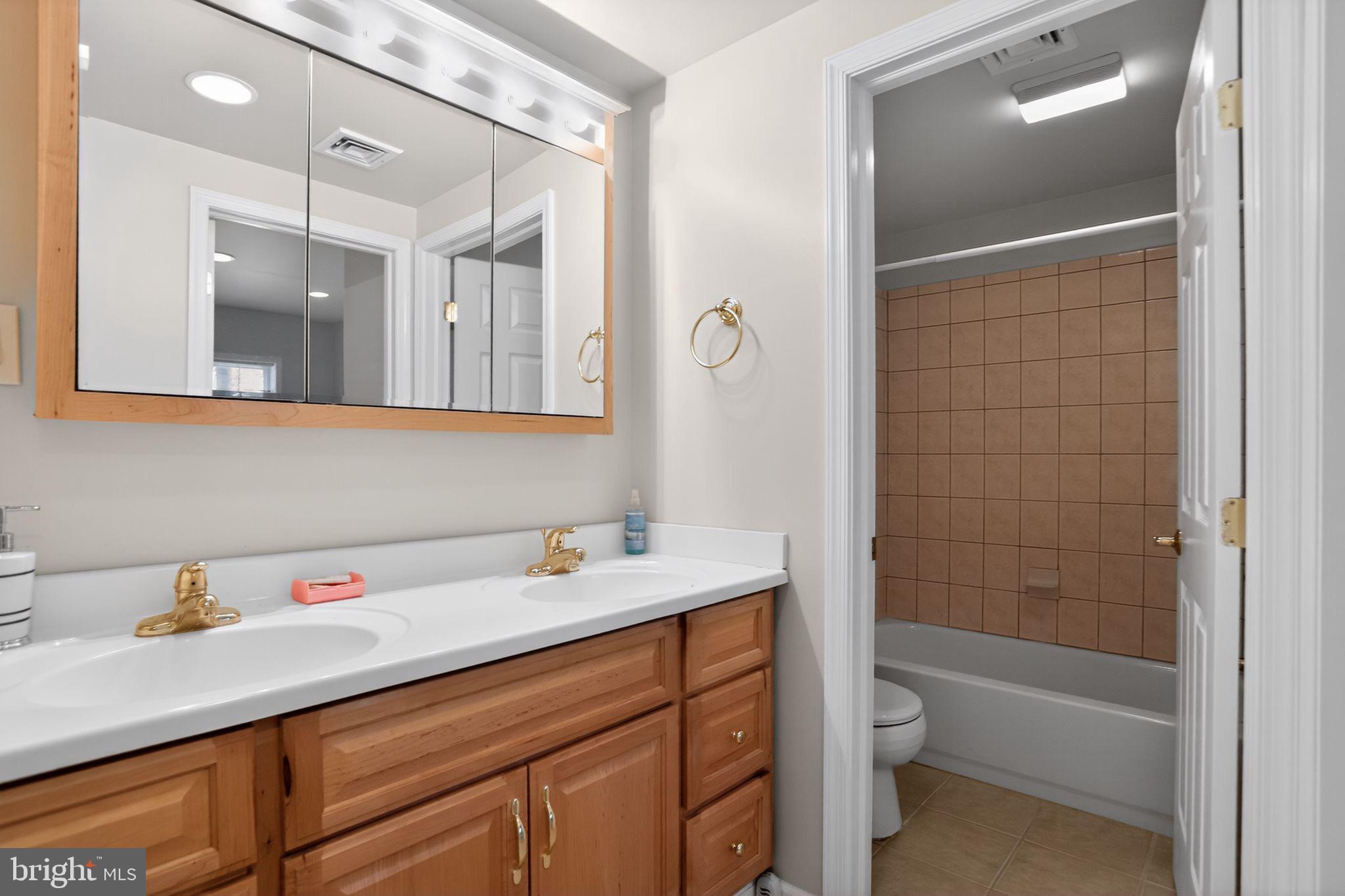 EAGLE HUNT - Residential