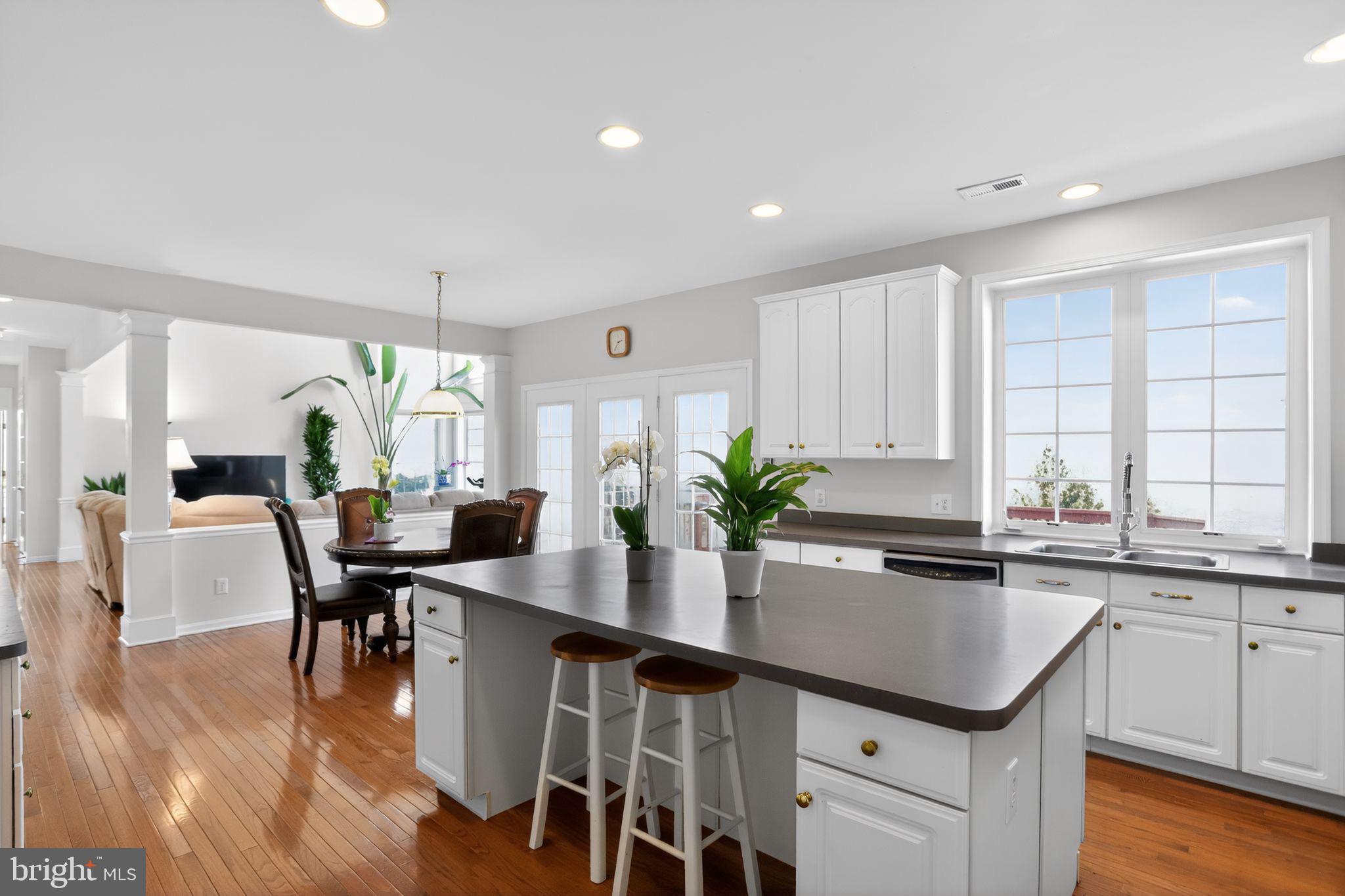 EAGLE HUNT - Residential