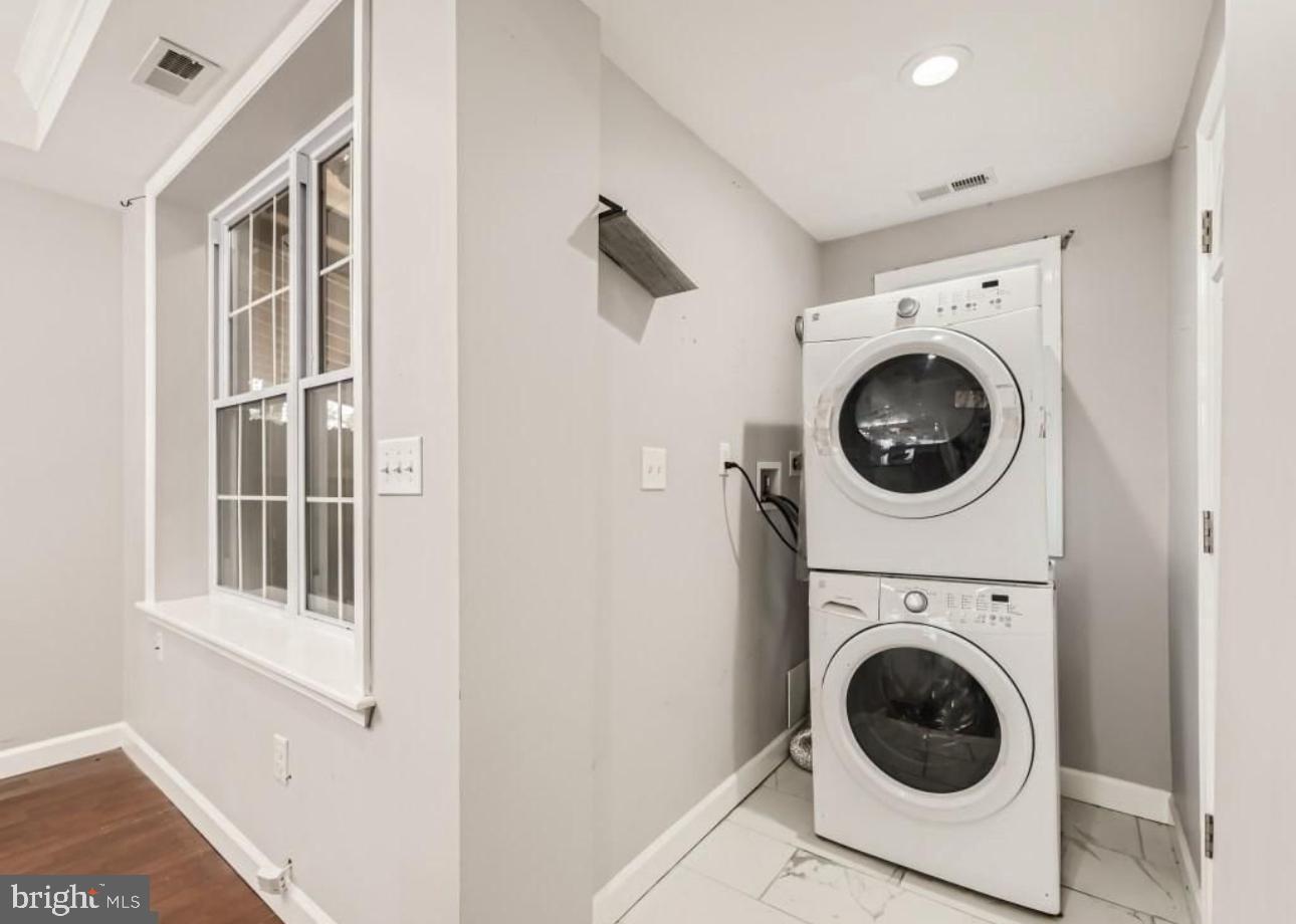 BROOKLYN - Residential