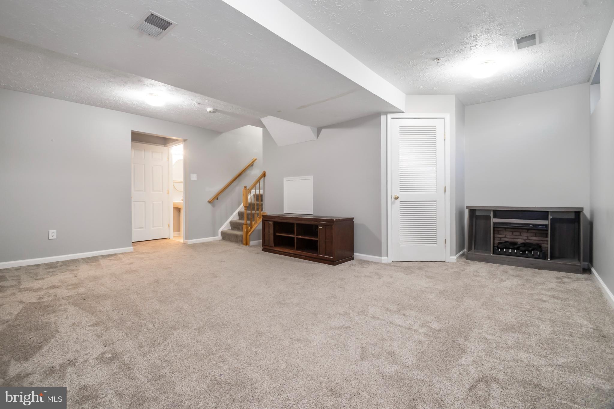 EATON SQUARE - Residential Lease