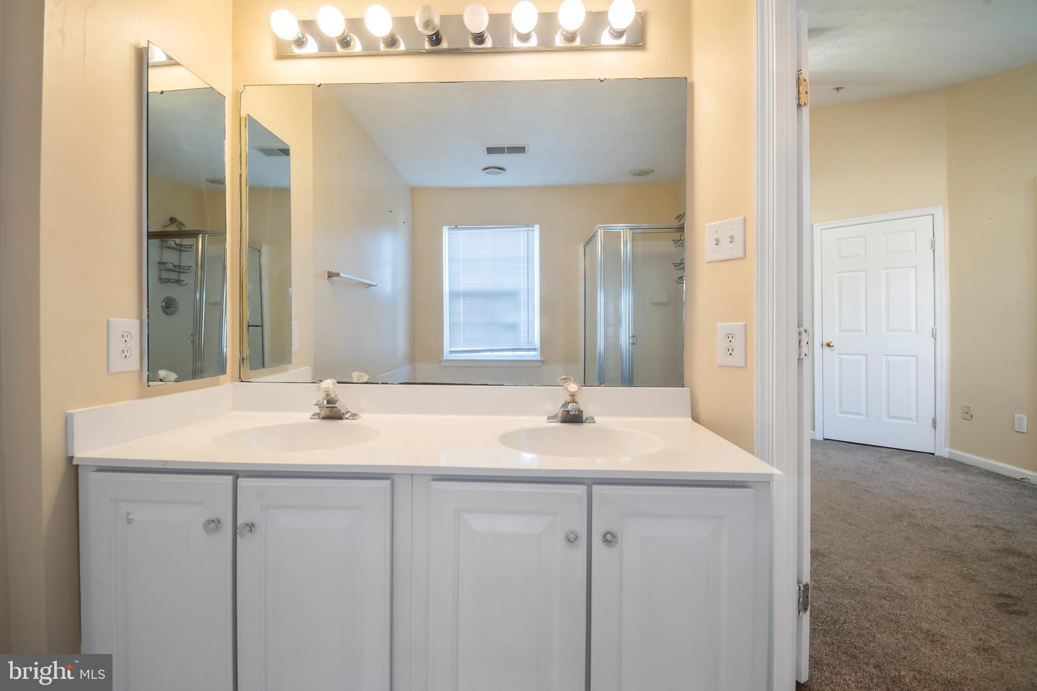 EATON SQUARE - Residential Lease