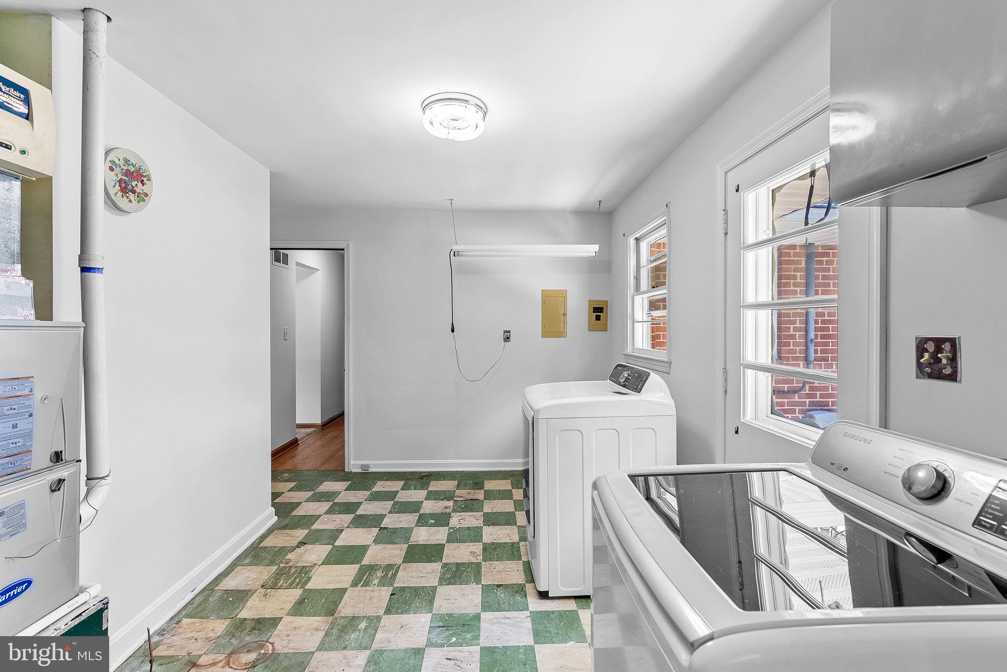 BUSH HILL WOODS - Residential