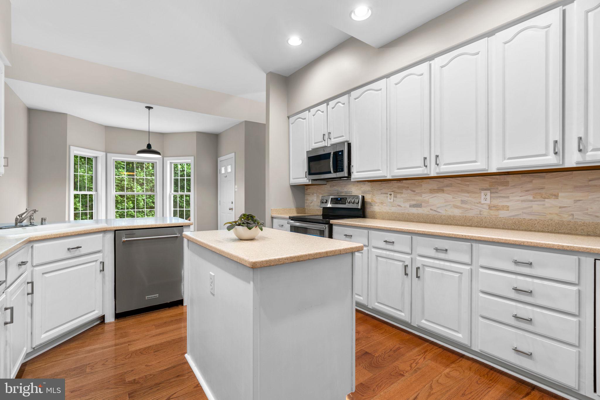 VILLAGE OF RIVER HILL - Residential