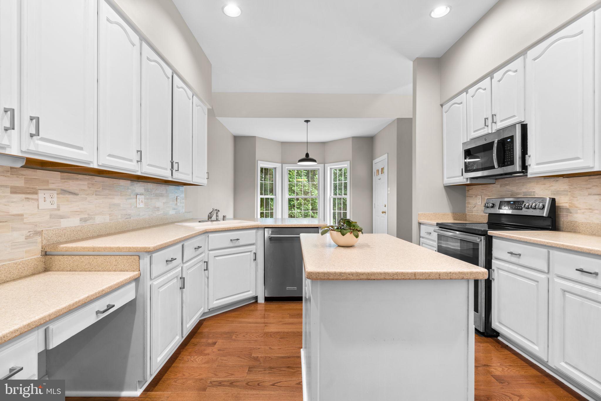 VILLAGE OF RIVER HILL - Residential