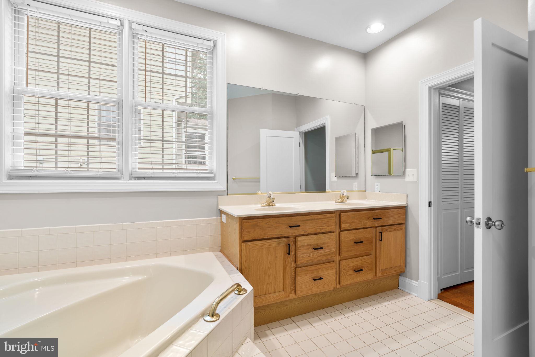 VILLAGE OF RIVER HILL - Residential