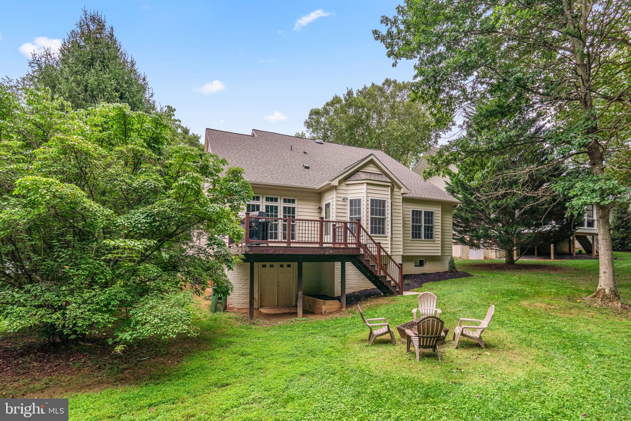 VILLAGE OF RIVER HILL - Residential