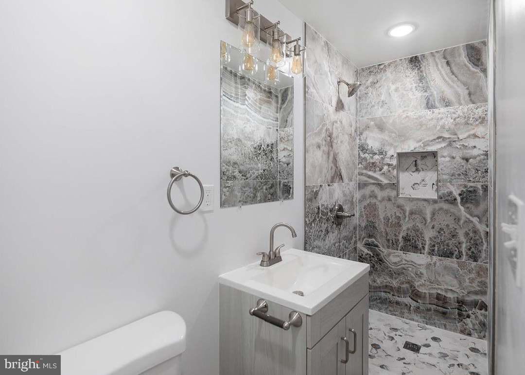 WEST OAK LANE - Residential